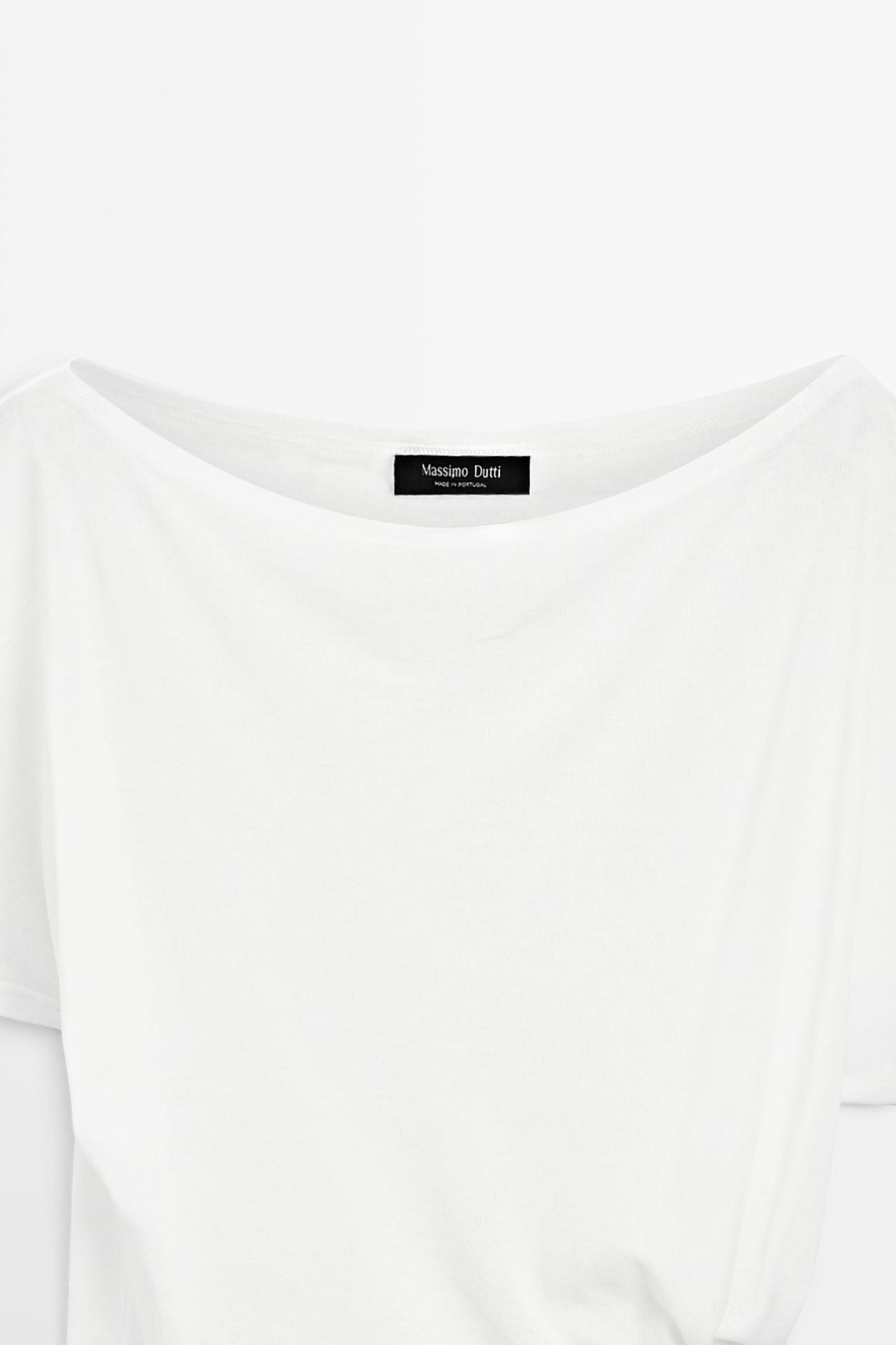 Asymmetric top with embroidered detail — Off white