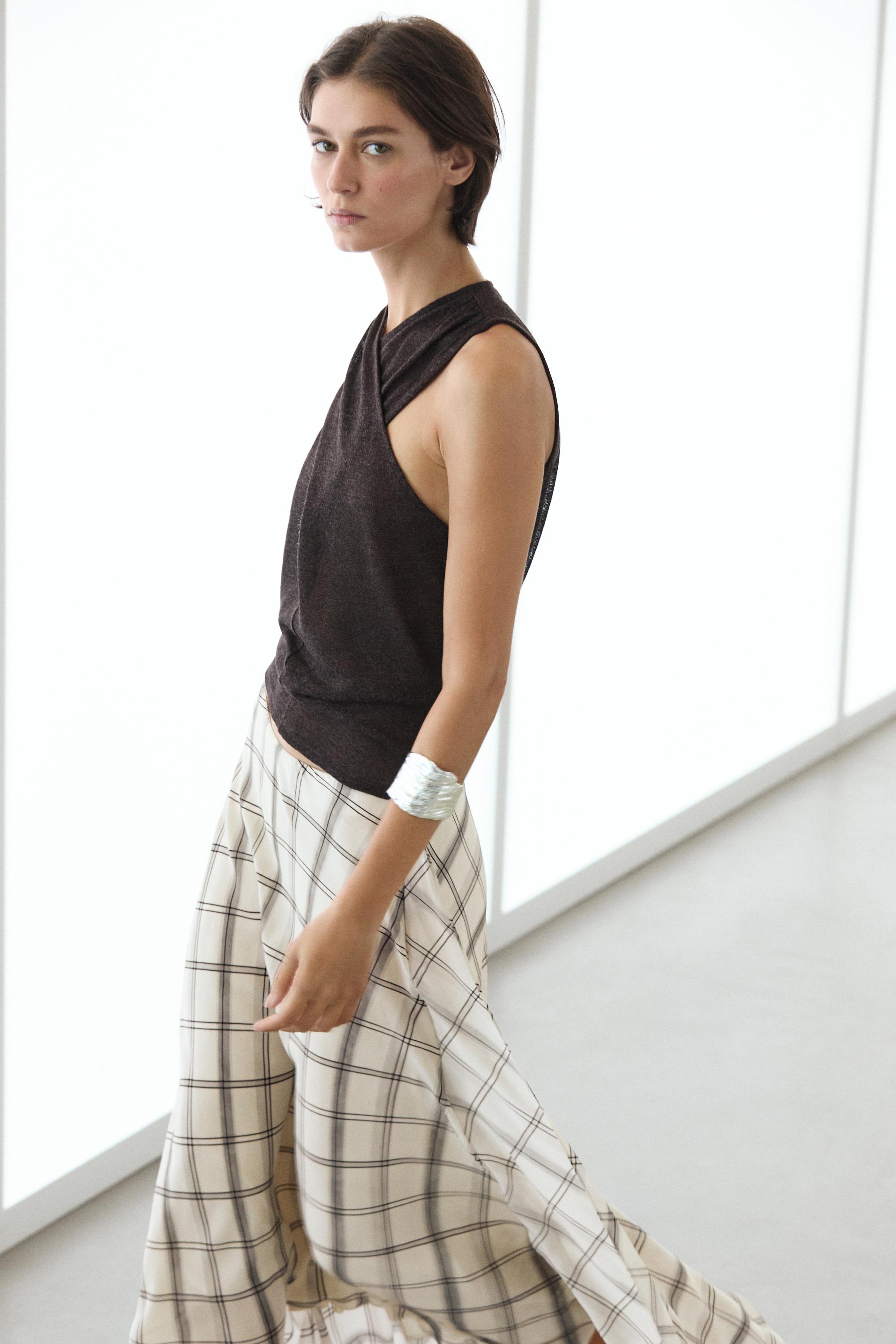 Asymmetric midi skirt with check detail — WHITE