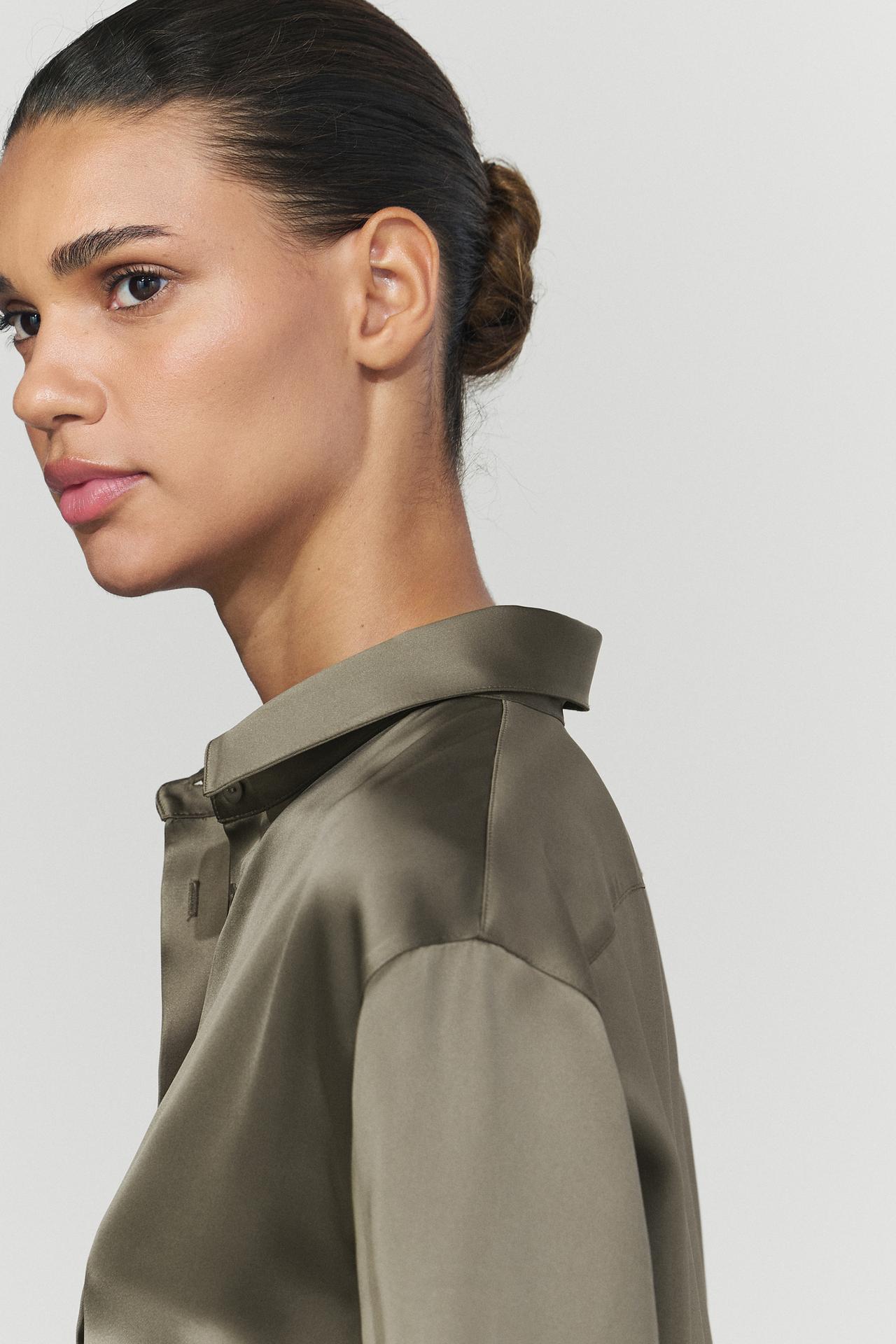 Flowing satin shirt — Greyish green