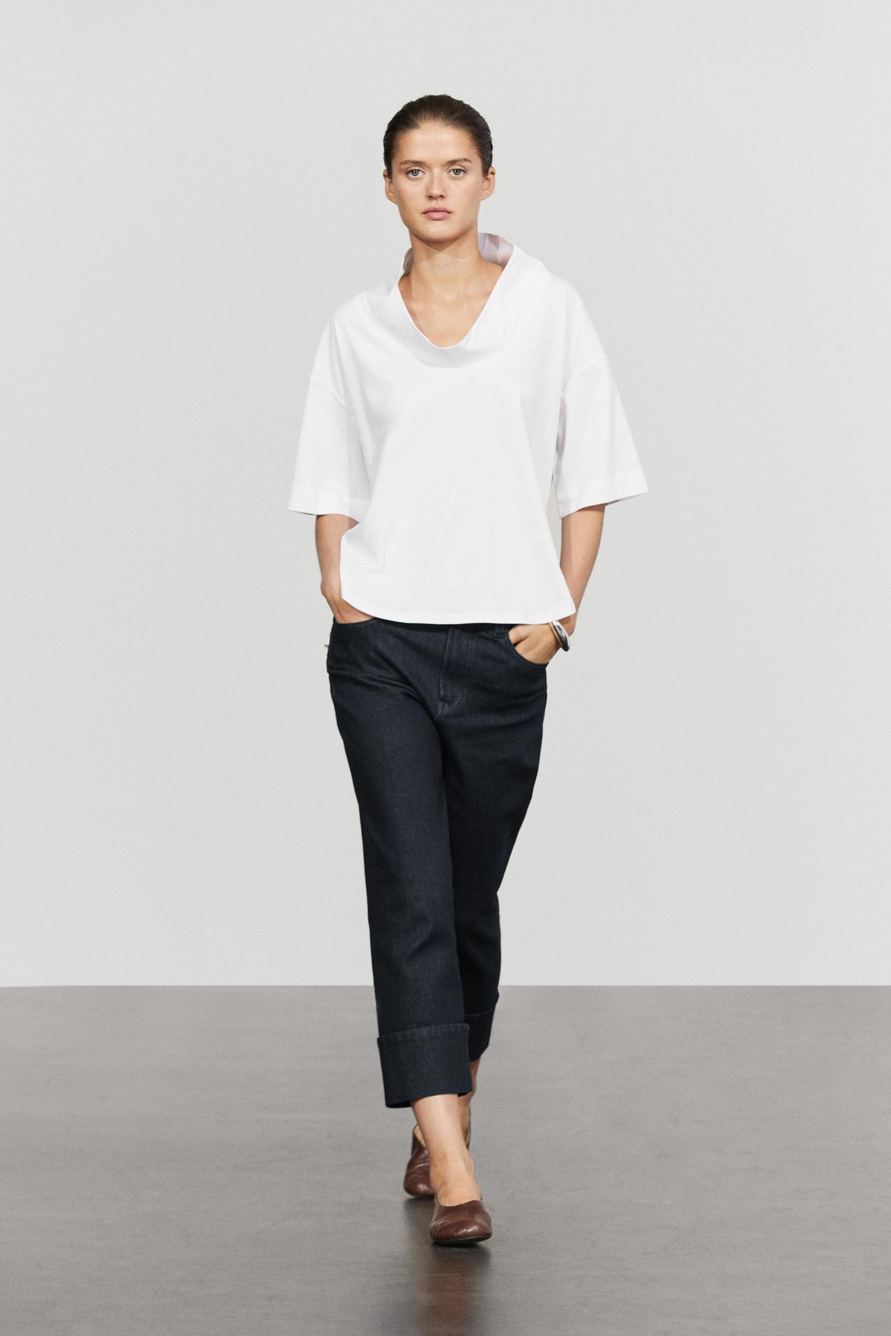 Short sleeve cotton blouse with open neck — Off white