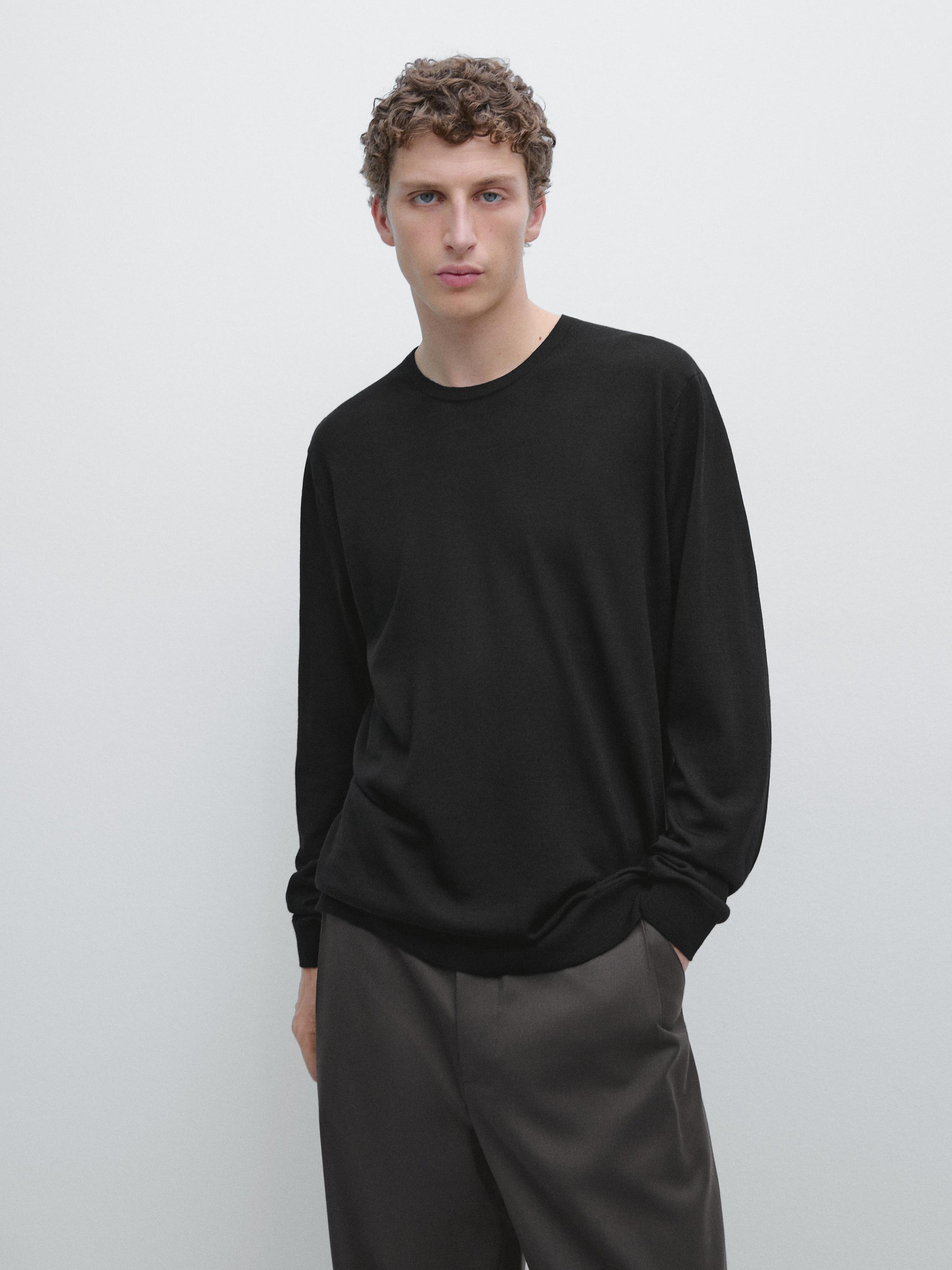 100% merino wool knit sweater — BLACK