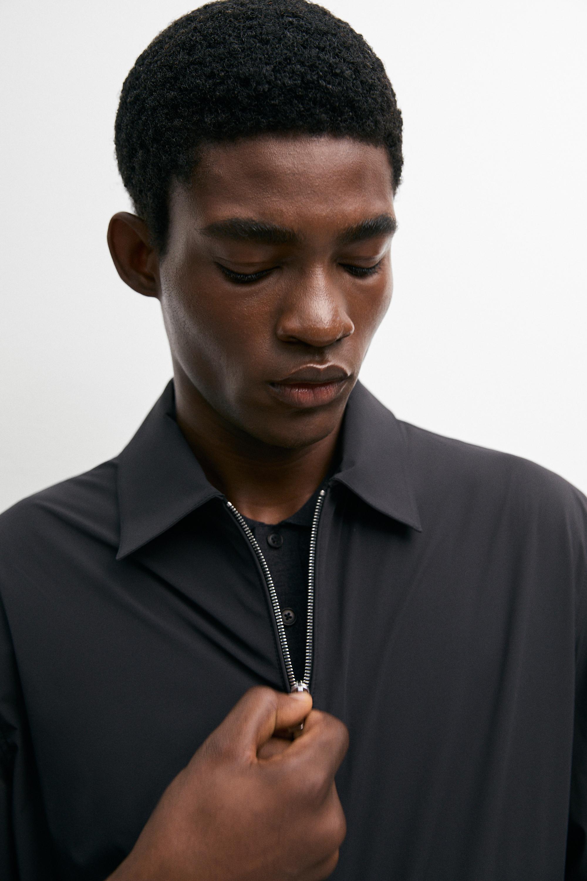 Lightweight short jacket — NAVY BLUE