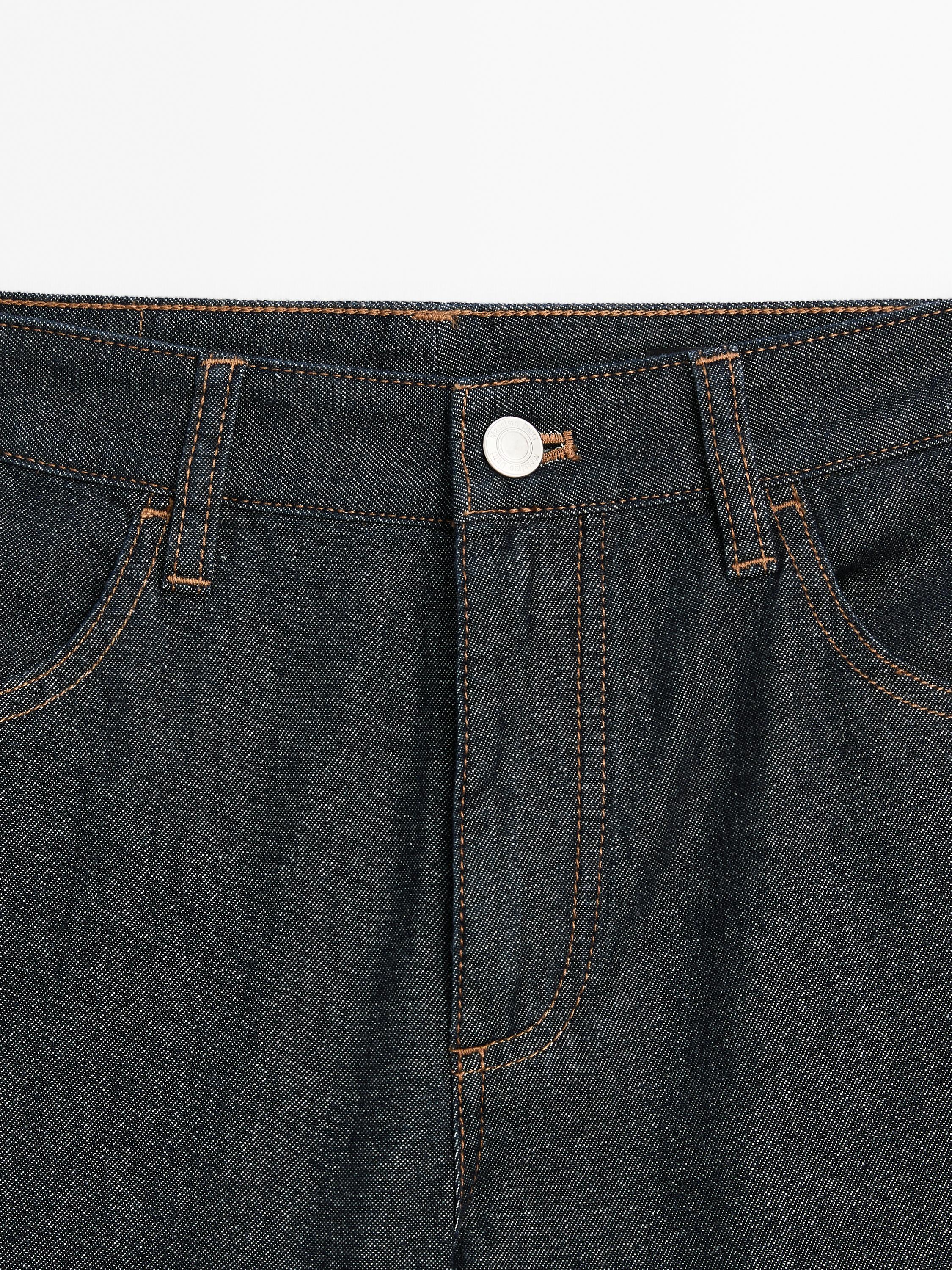 Loose mid-rise wide-leg jeans