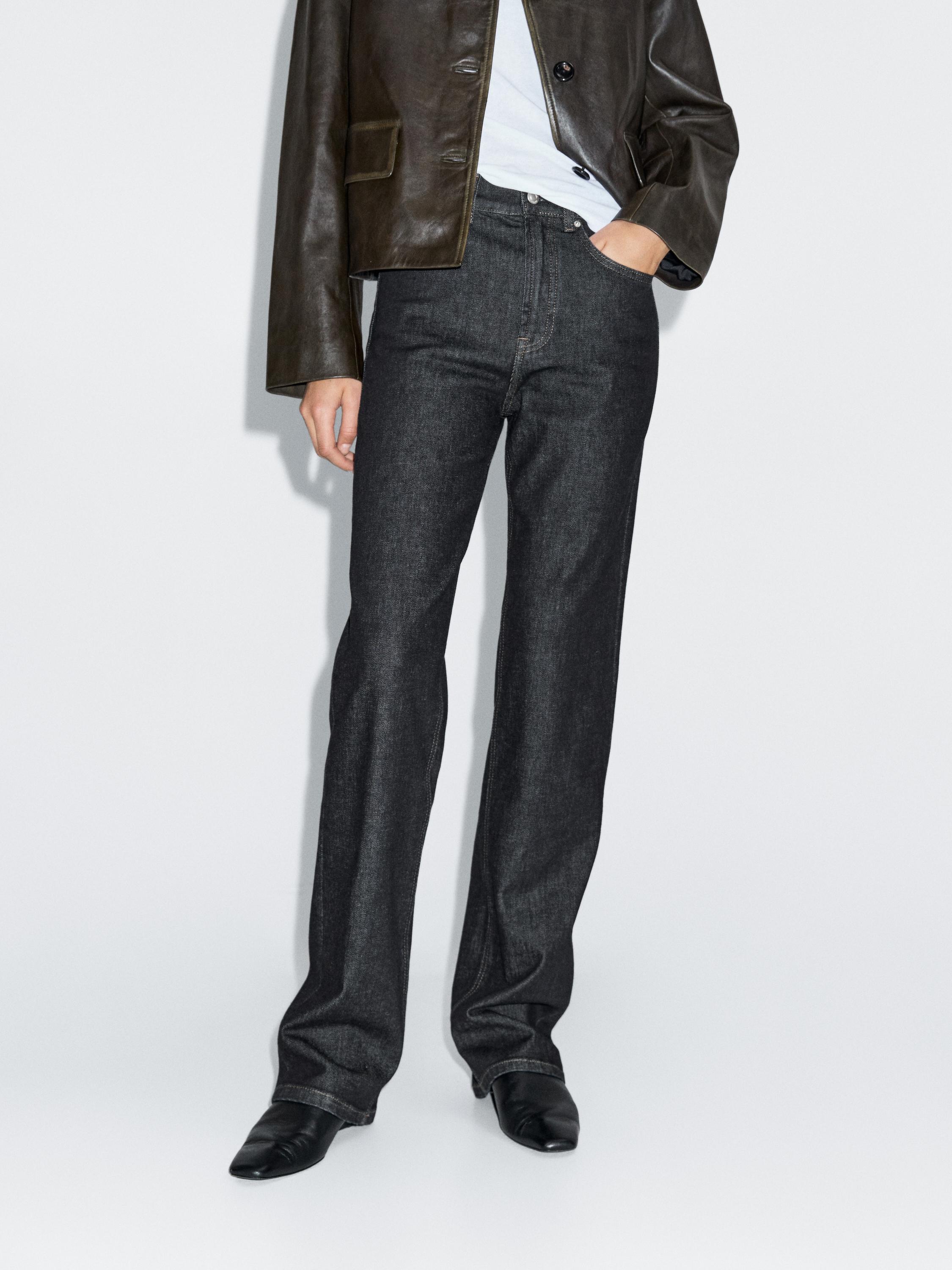 High-waist straight-leg comfort jeans