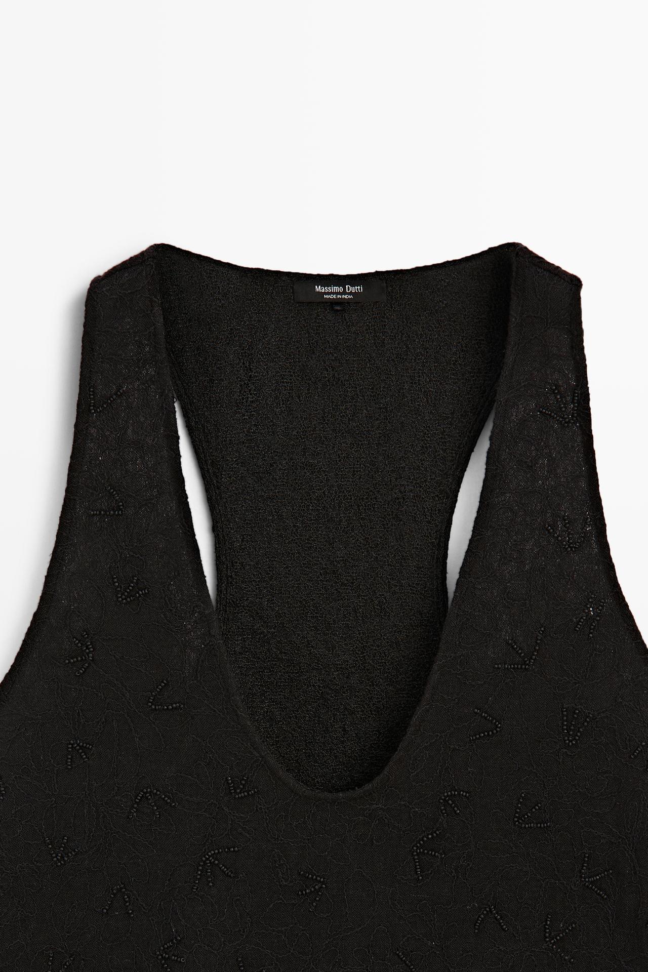 Flowing top with embroidery — BLACK