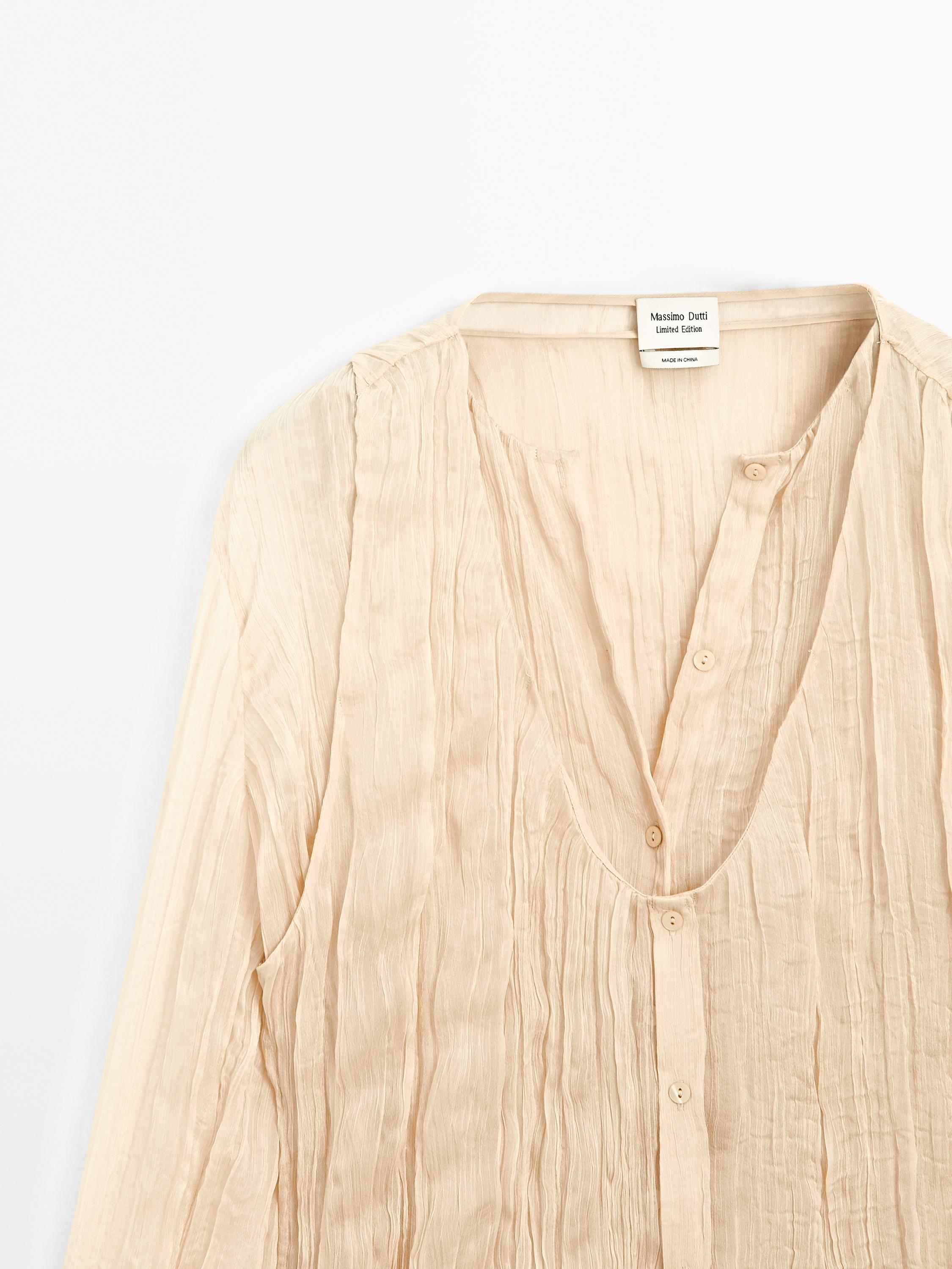 Flowing shirt with pleated detail - Limited Edition