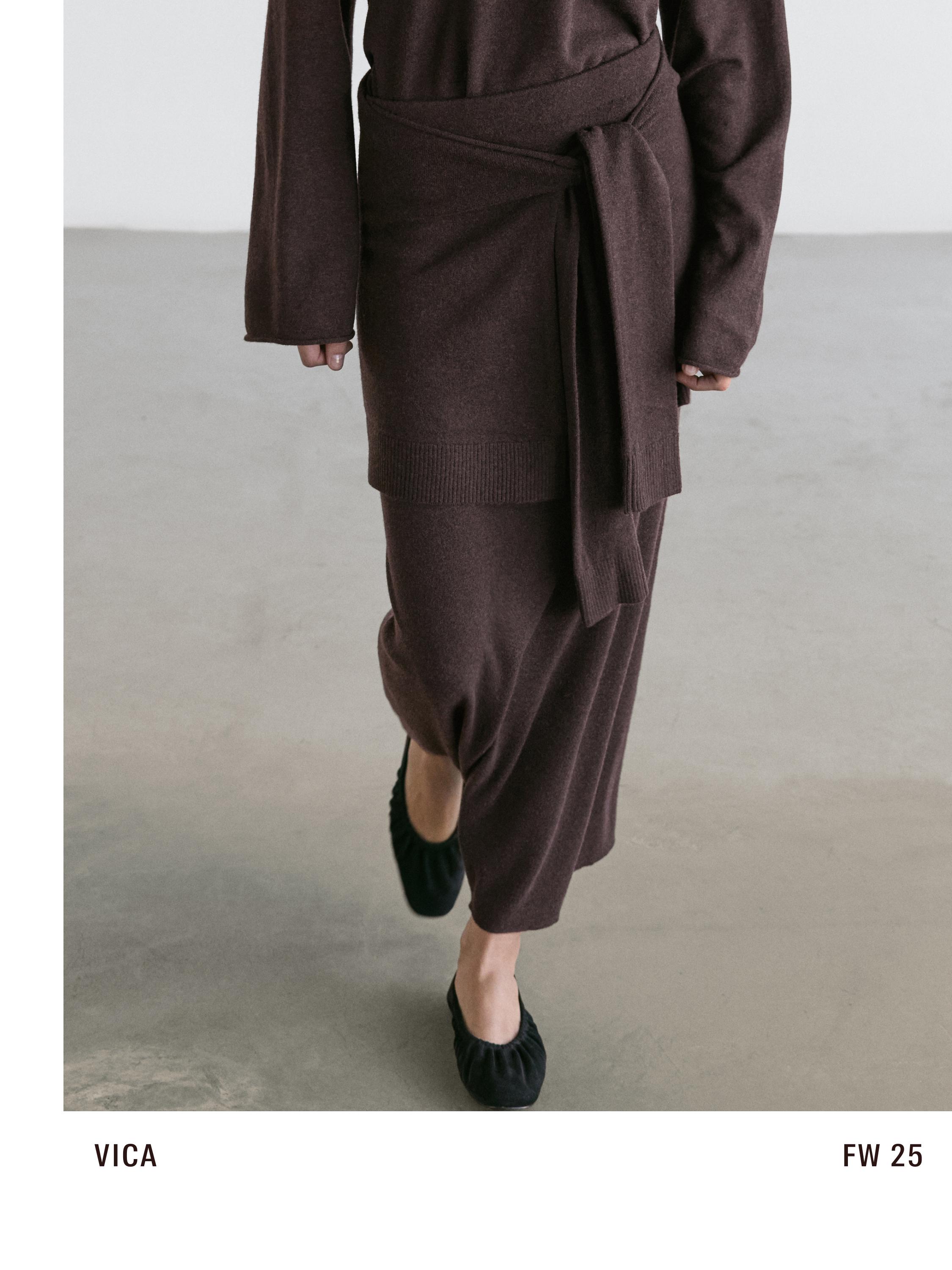 Knit skirt with knotted sleeve details — Chocolate