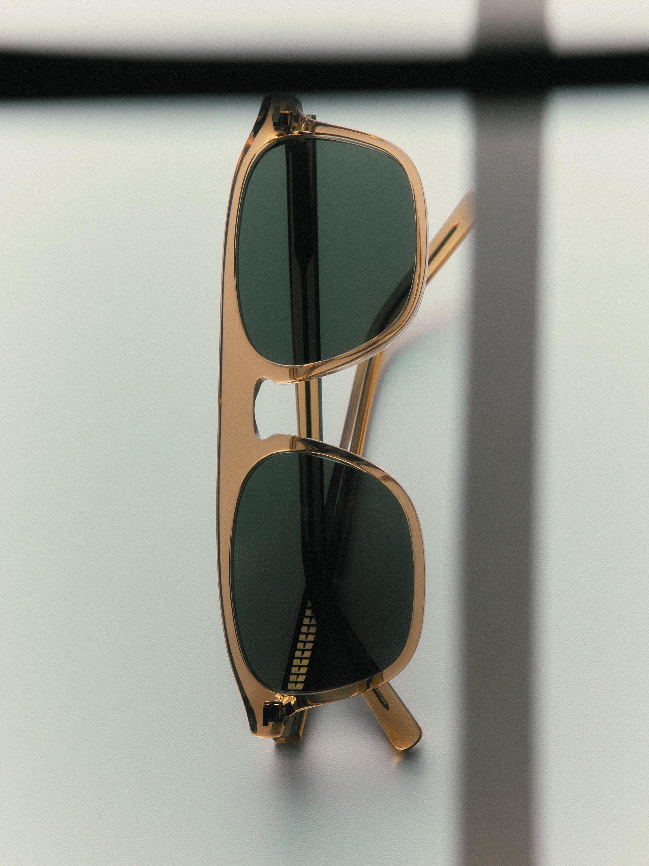 D-frame sunglasses — Mustard