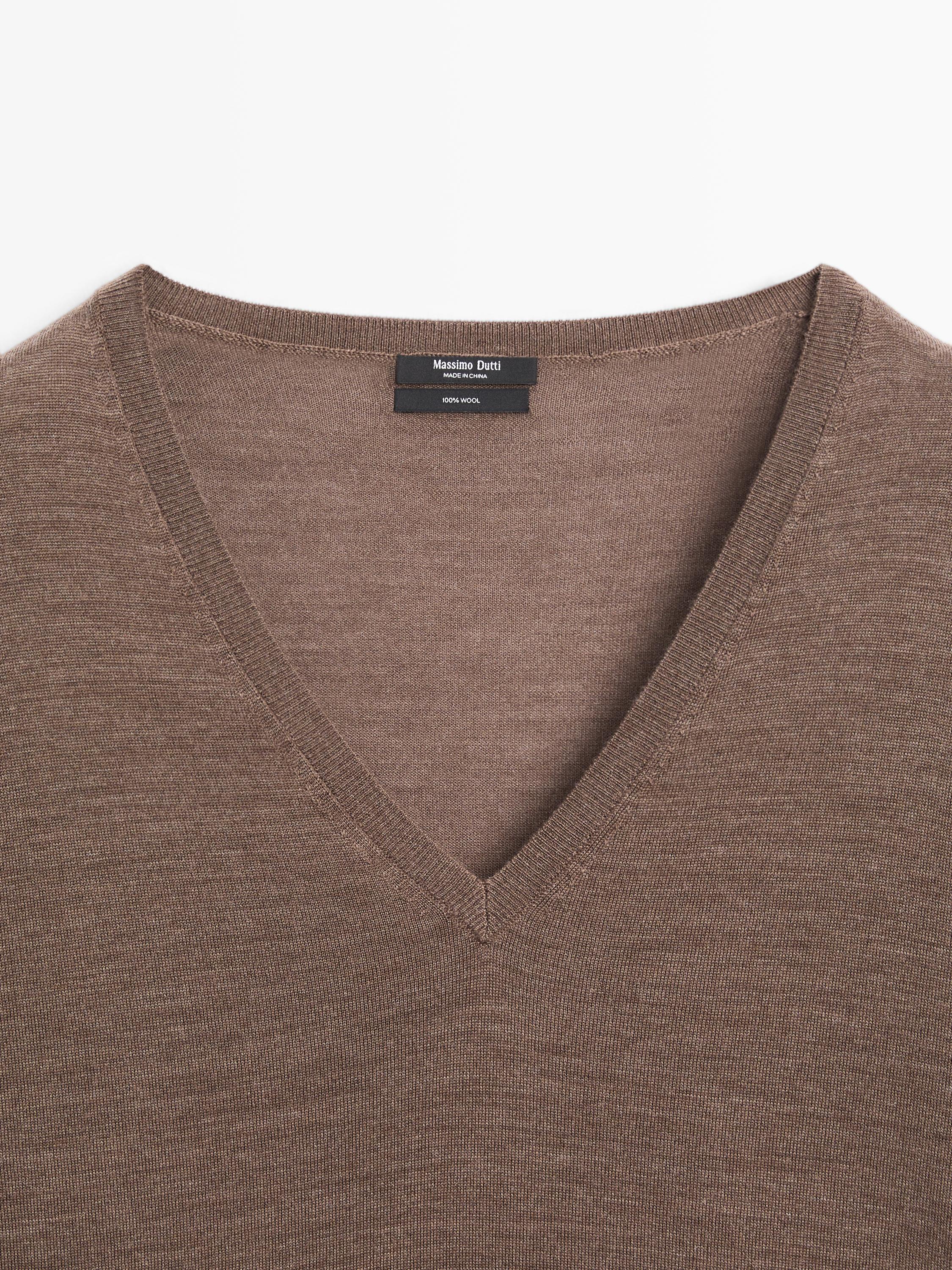 100% wool V-neck knit sweater — BROWN
