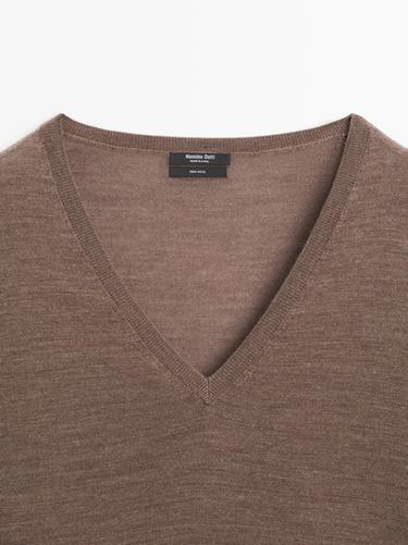 100% wool V-neck knit sweater — MOLE BROWN 9