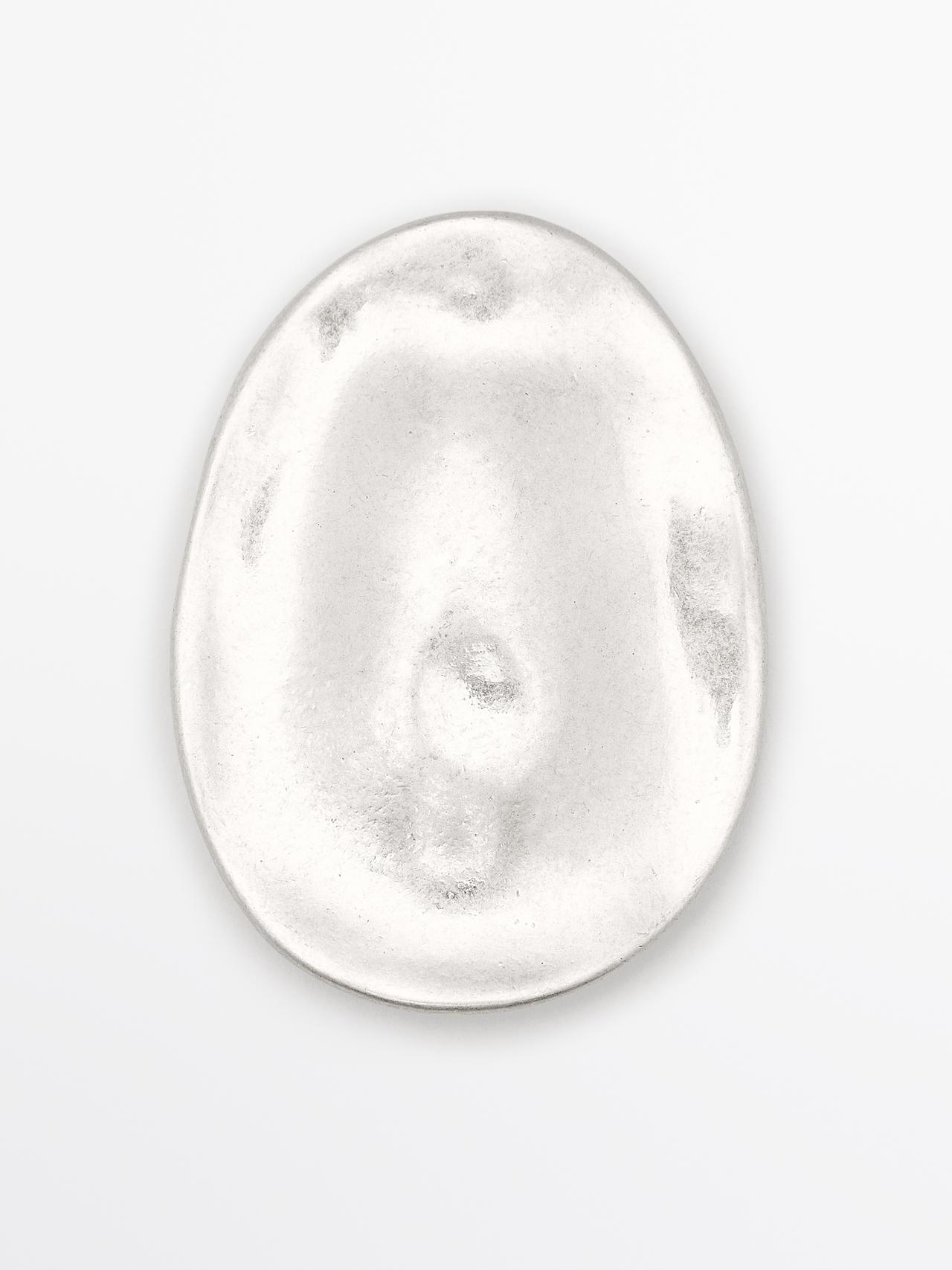 Massimo Dutti - Dame - Broche Med Oval Metaldel - Sølv - 01