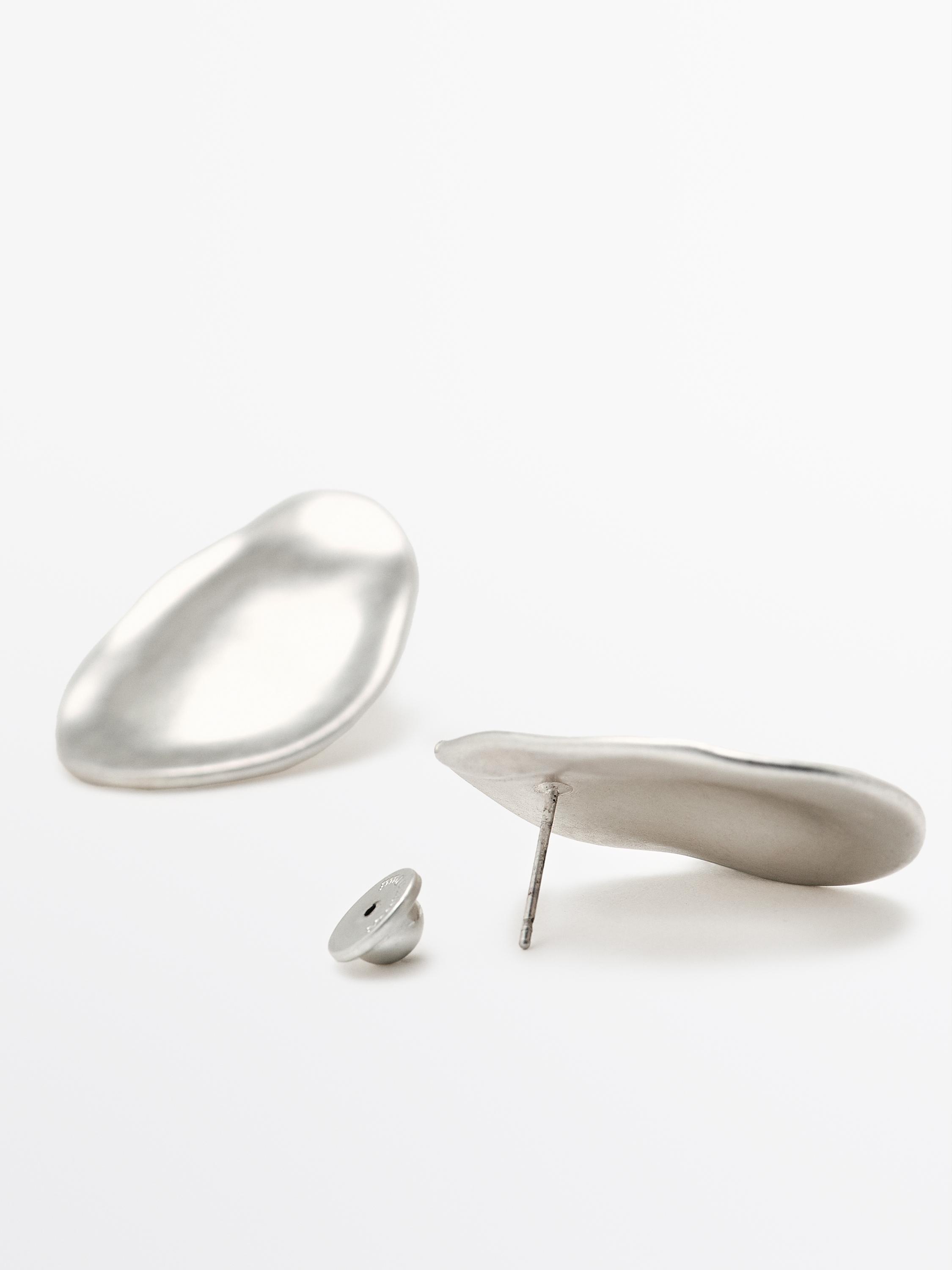 Almond earrings