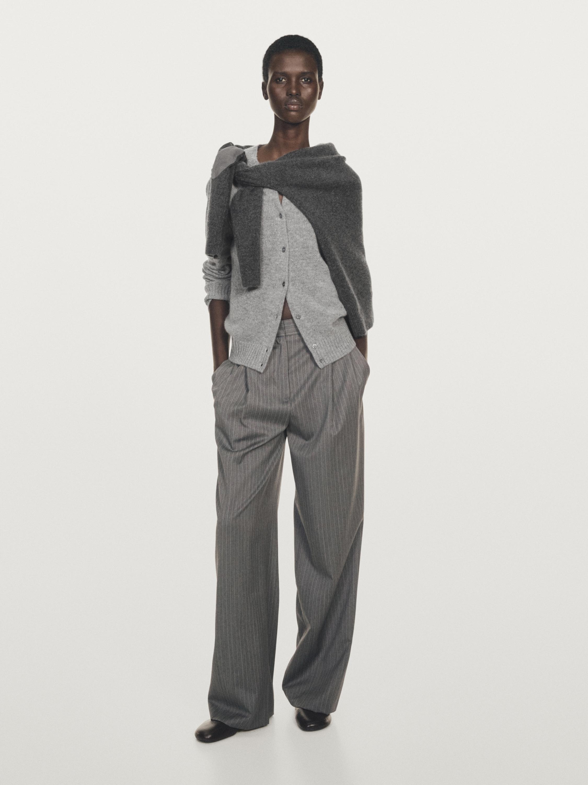 Knit 100% cashmere crew neck cardigan