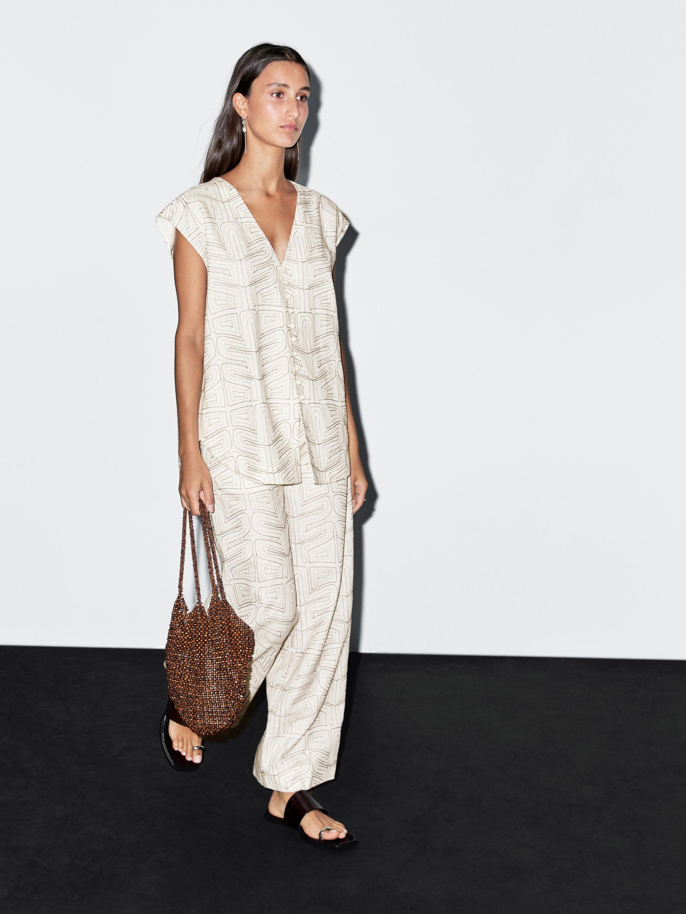 Linen blend waistcoat with contrast embroidery