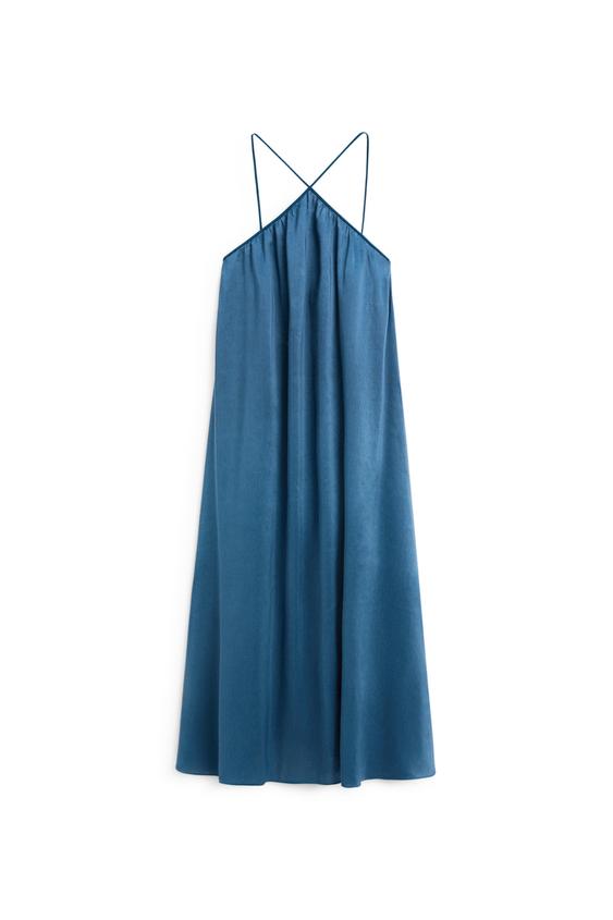 Uzun dökümlü çapraz askılı elbise