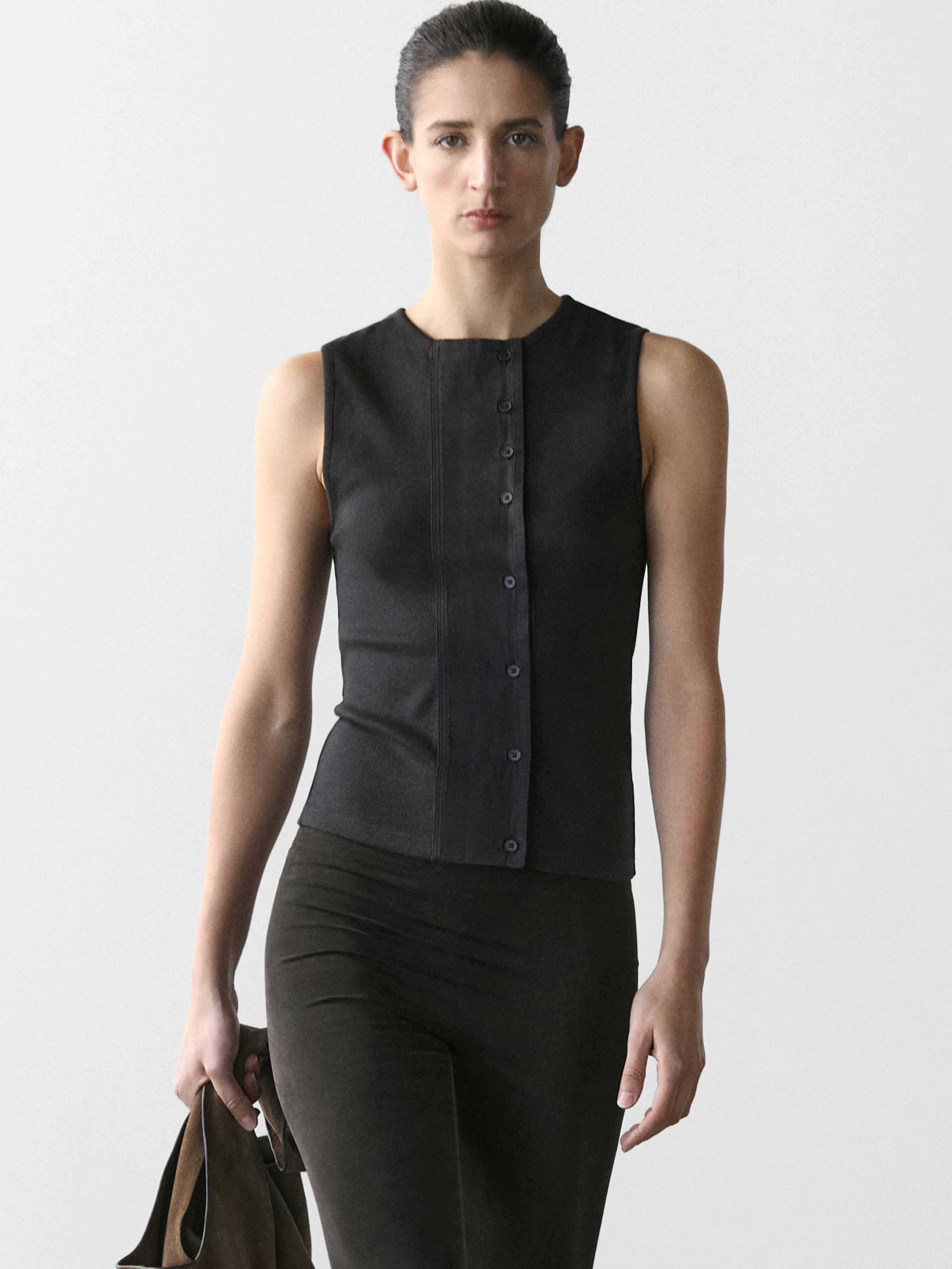 Cotton blend top with placket detail