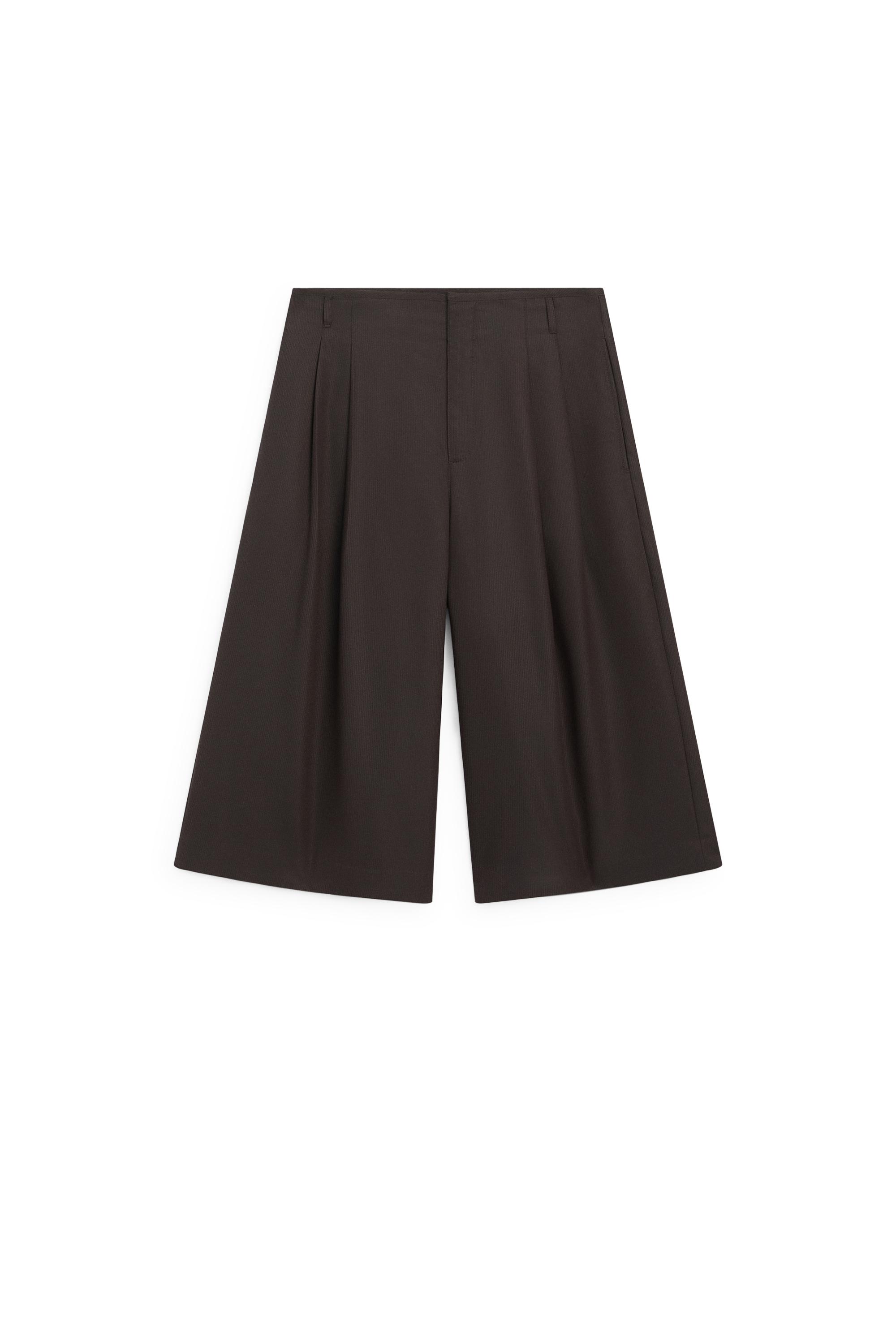 Long Bermuda shorts with striped detail — Chocolate