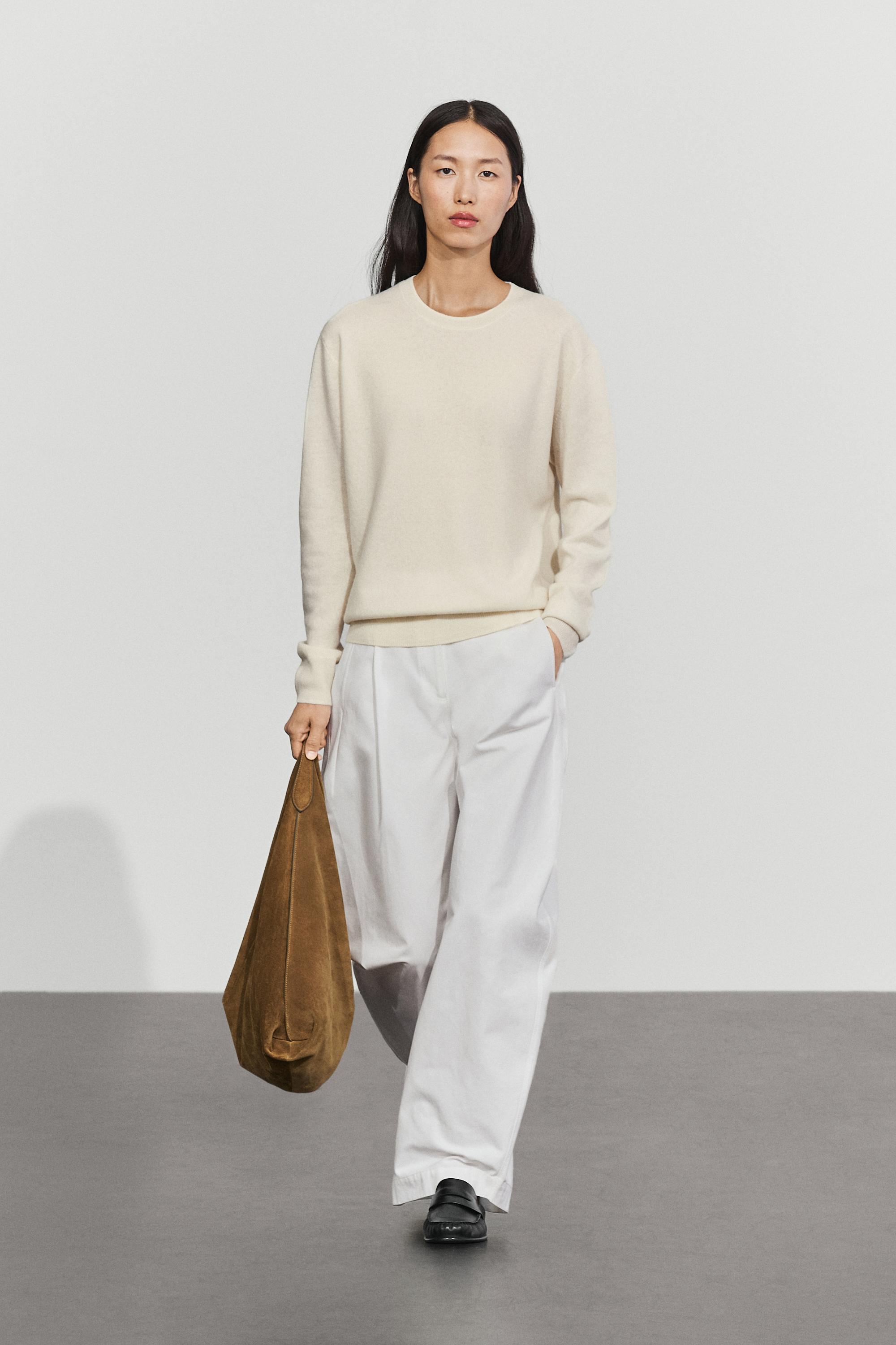 Wool blend knit sweater with round neck