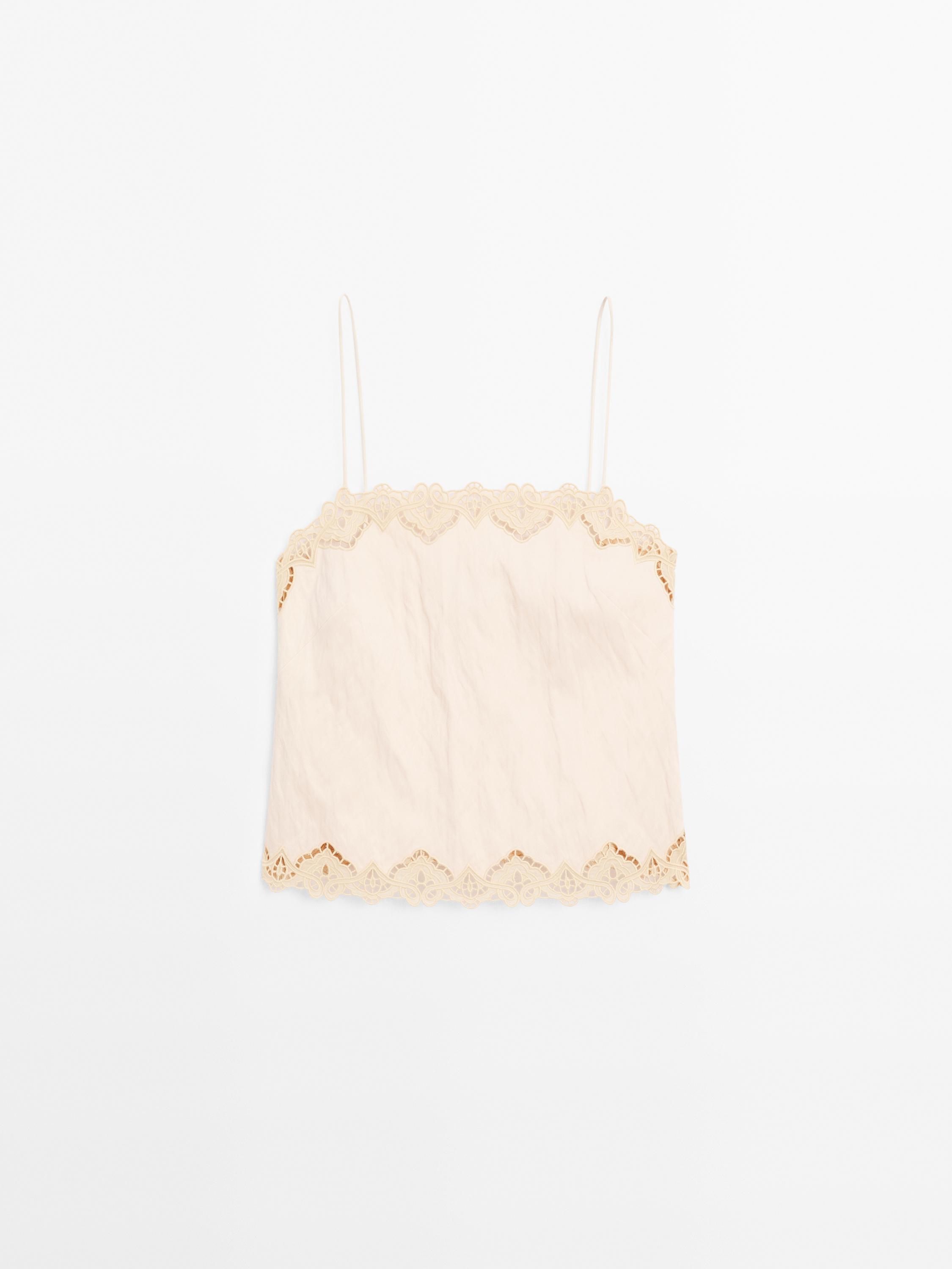 Flowing top with blonde lace detail