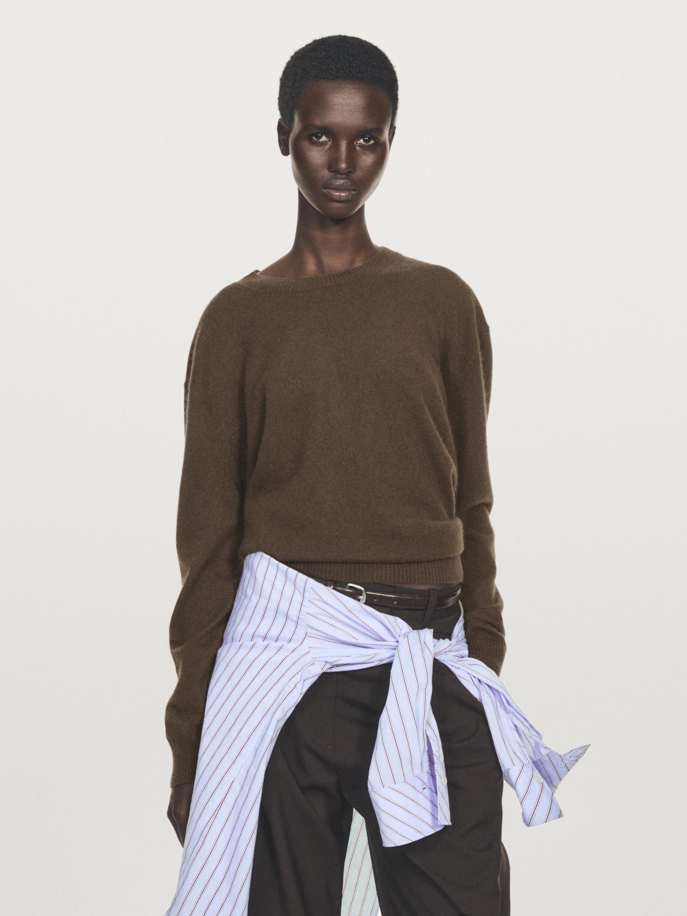 100% cashmere crew neck sweater