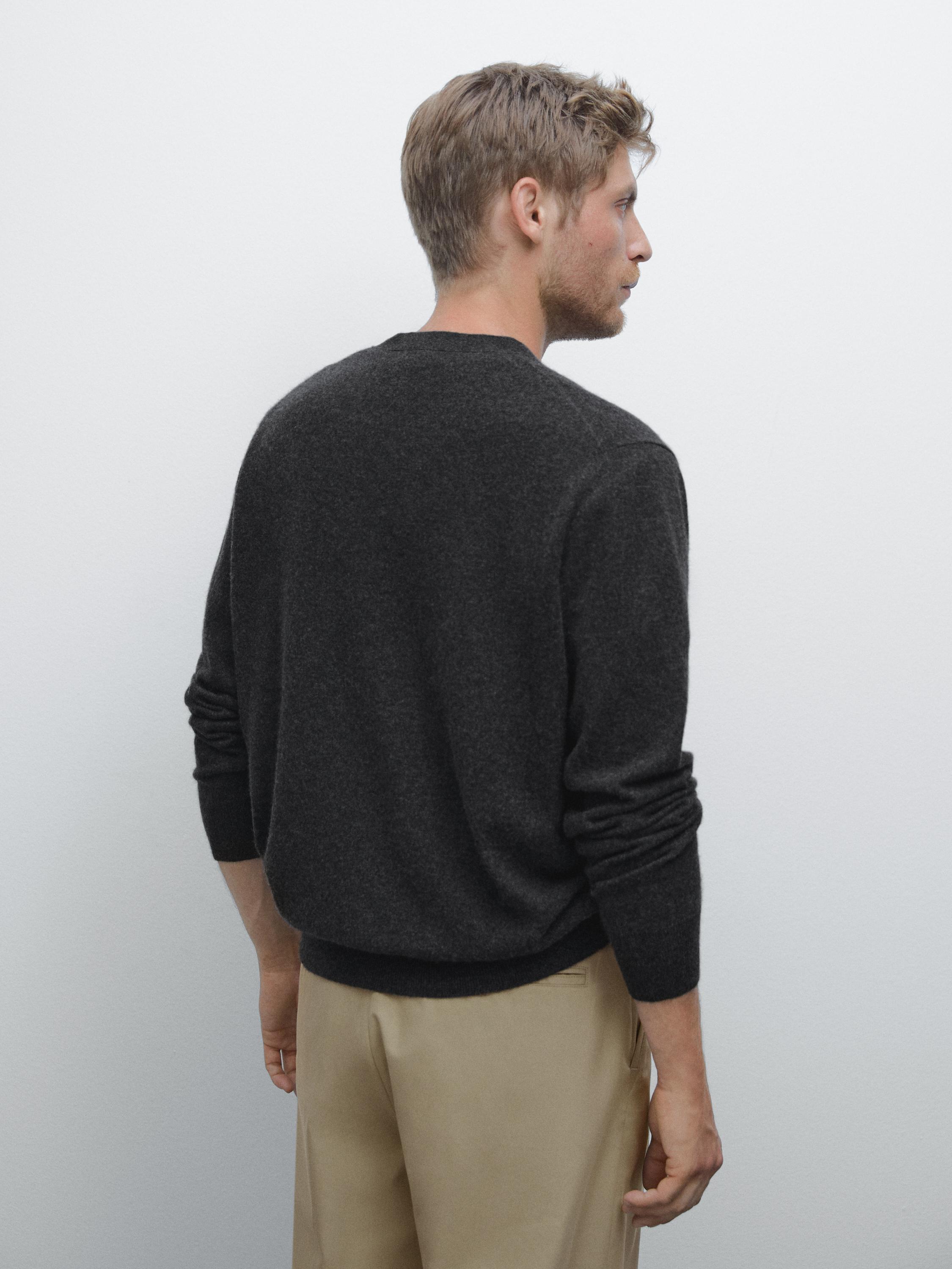 100% cashmere V-neck cardigan