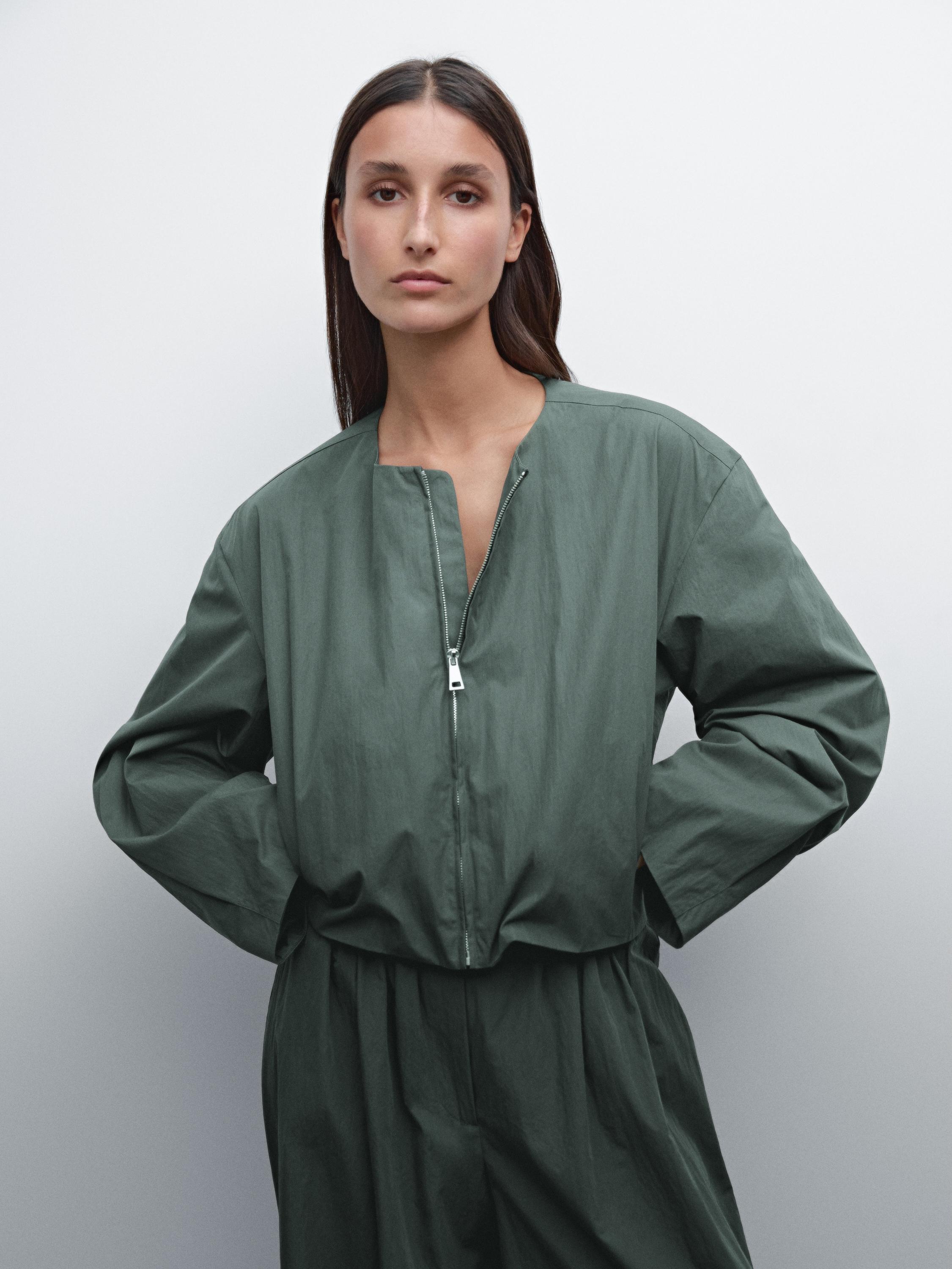 Voluminous flowing cropped jacket