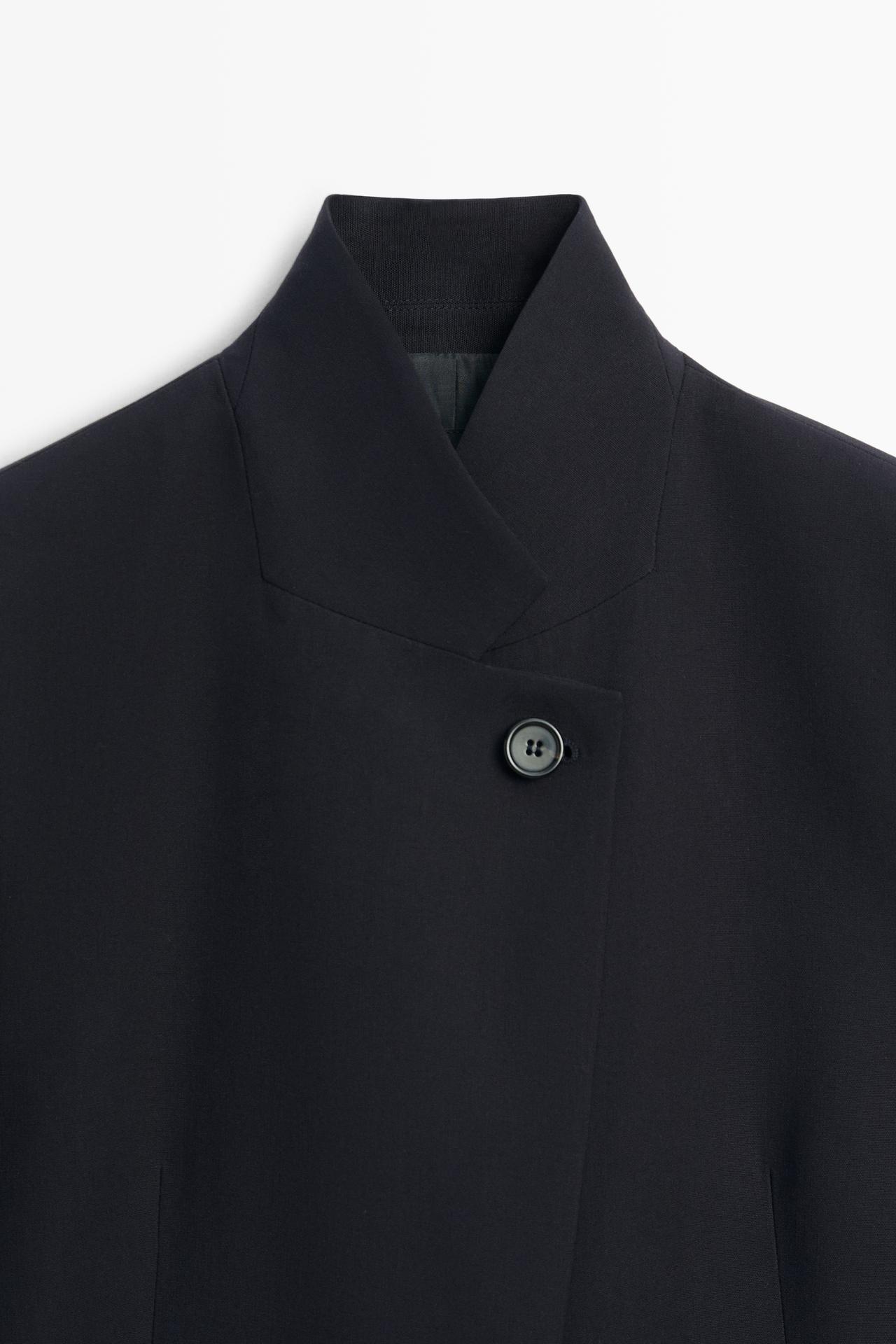 Fluid blazer with button detail — NAVY BLUE