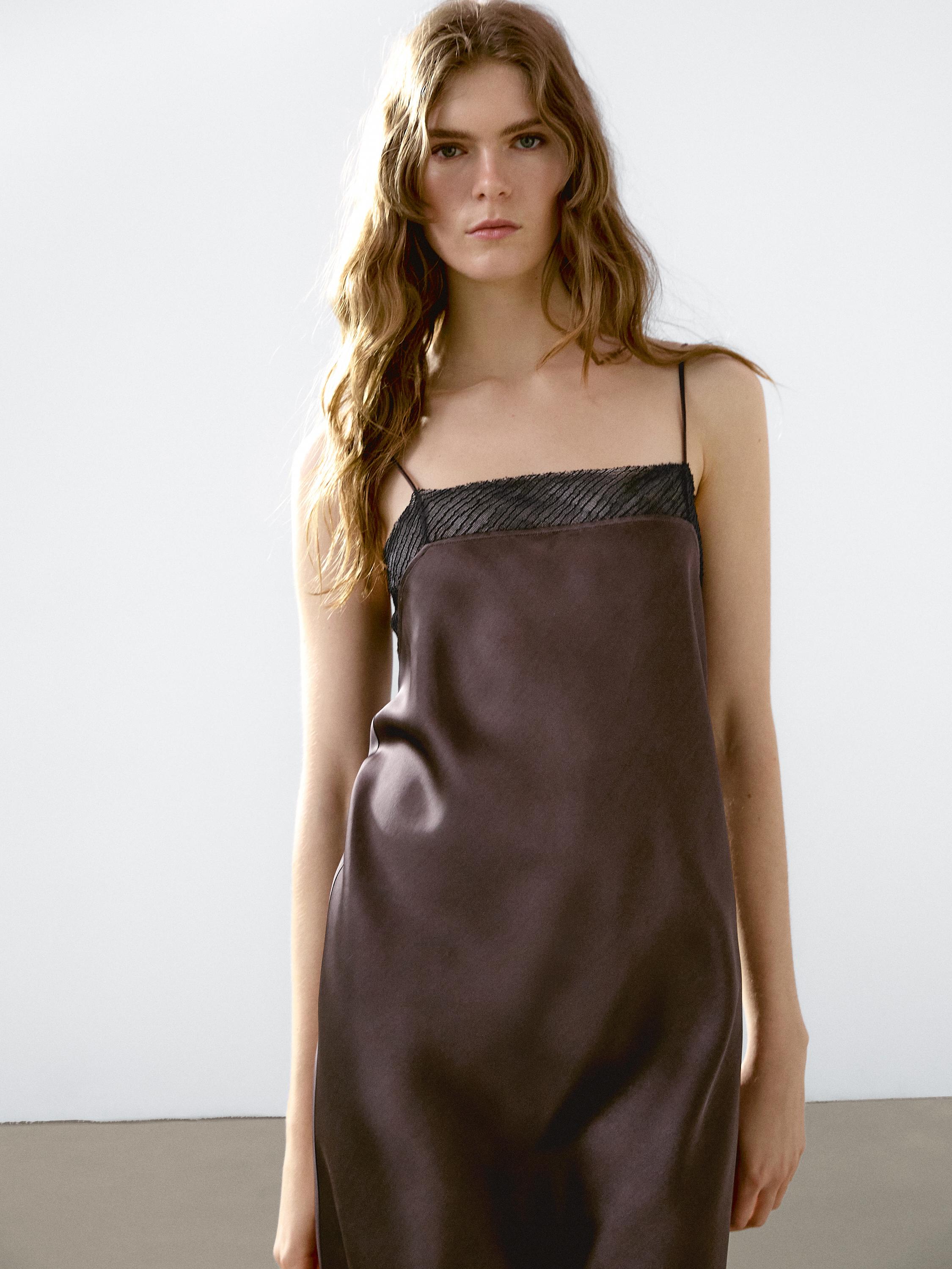Vestido midi fluido com pormenor de renda