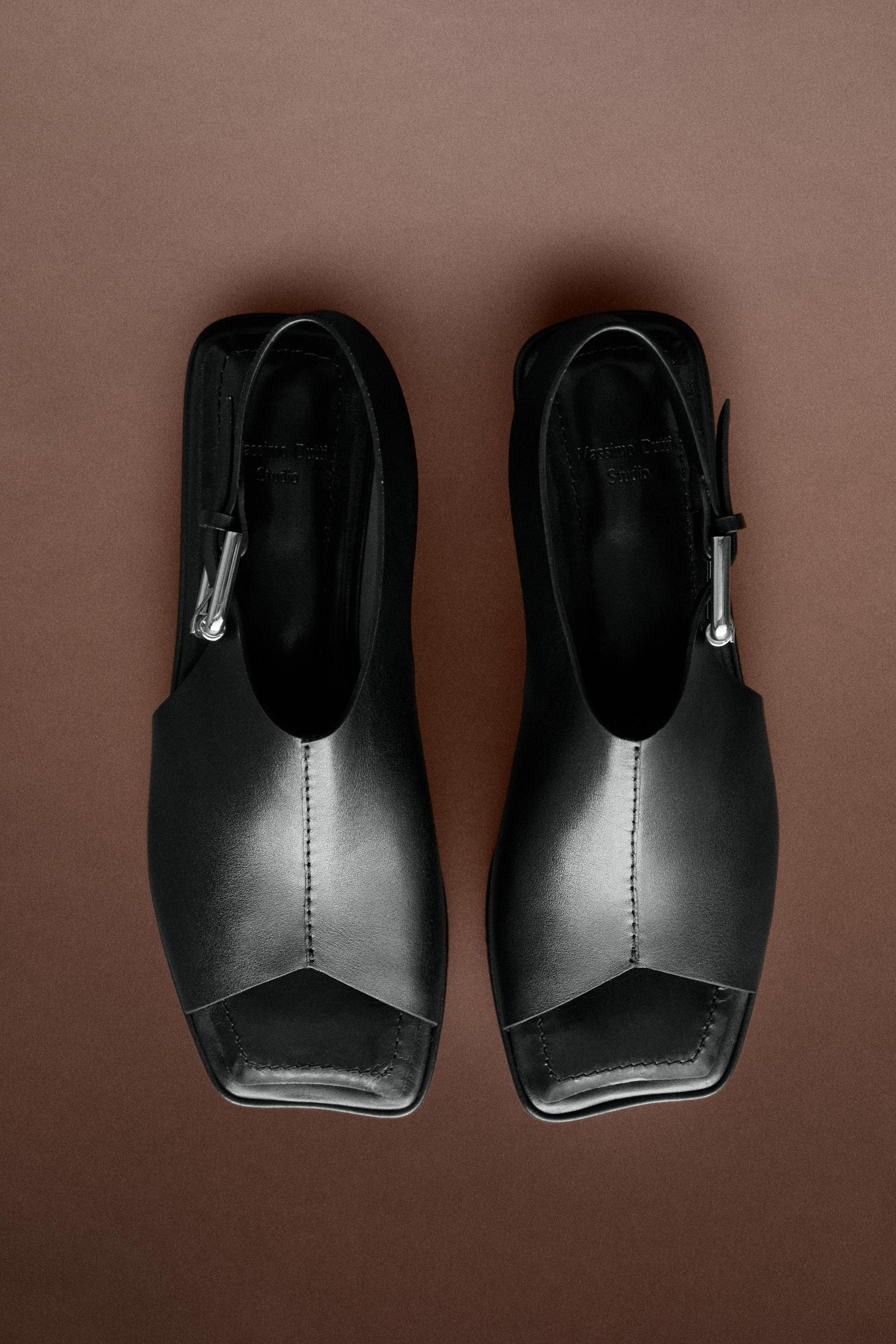 Leather sandal - STUDIO — BLACK