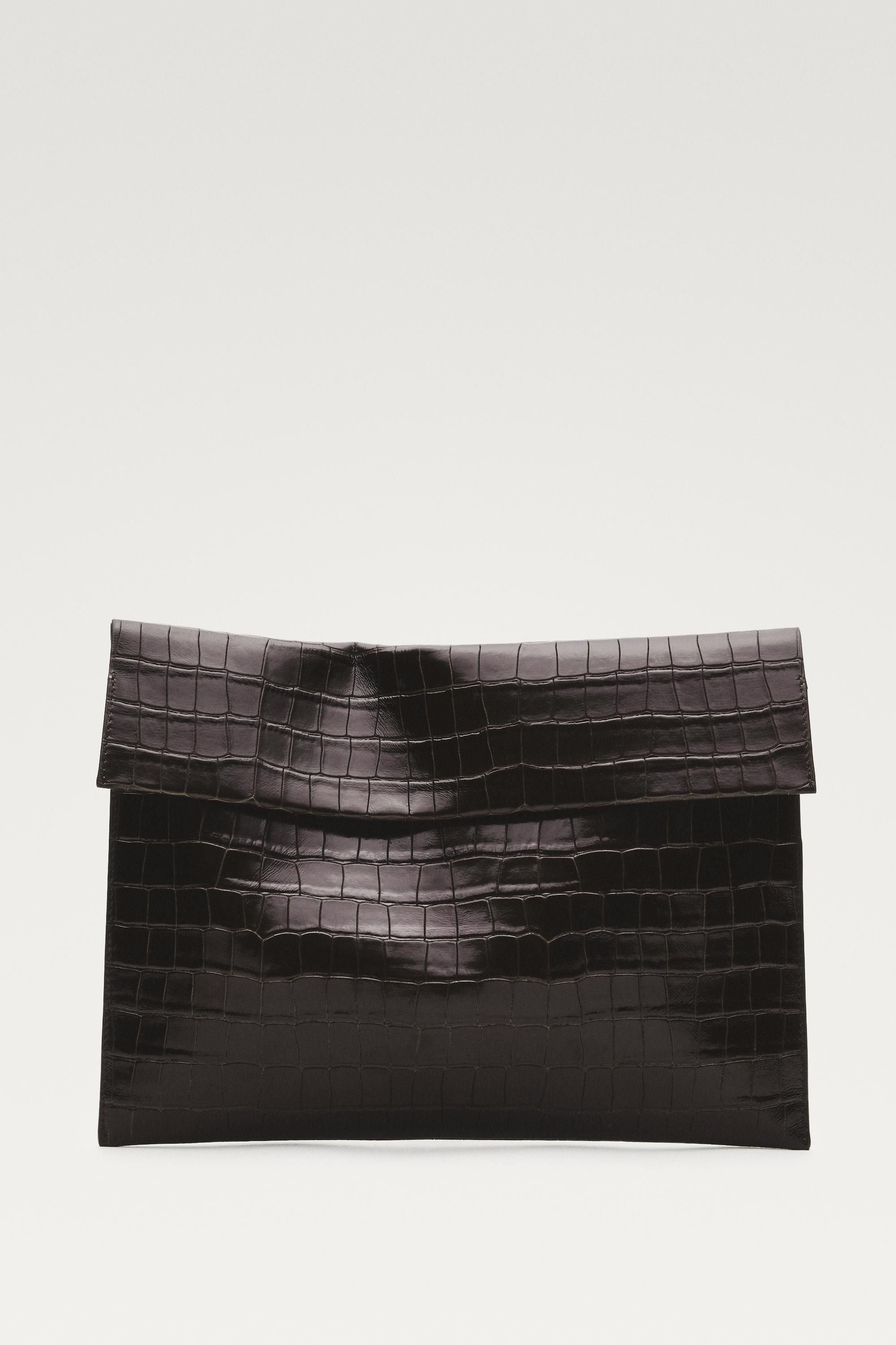 Textured laptop sleeve