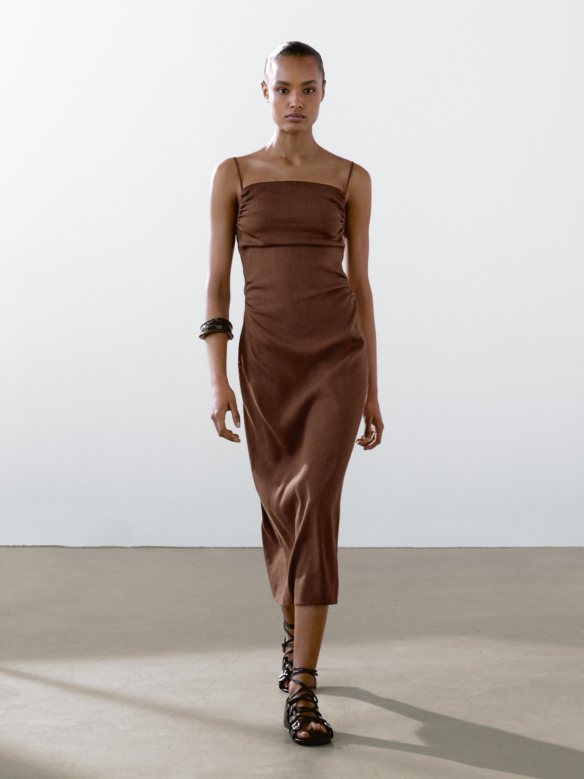 Vestito Midi Arricciato In Misto Lino - Marrone - 34 (It 38) - Massimo Dutti - Femminile