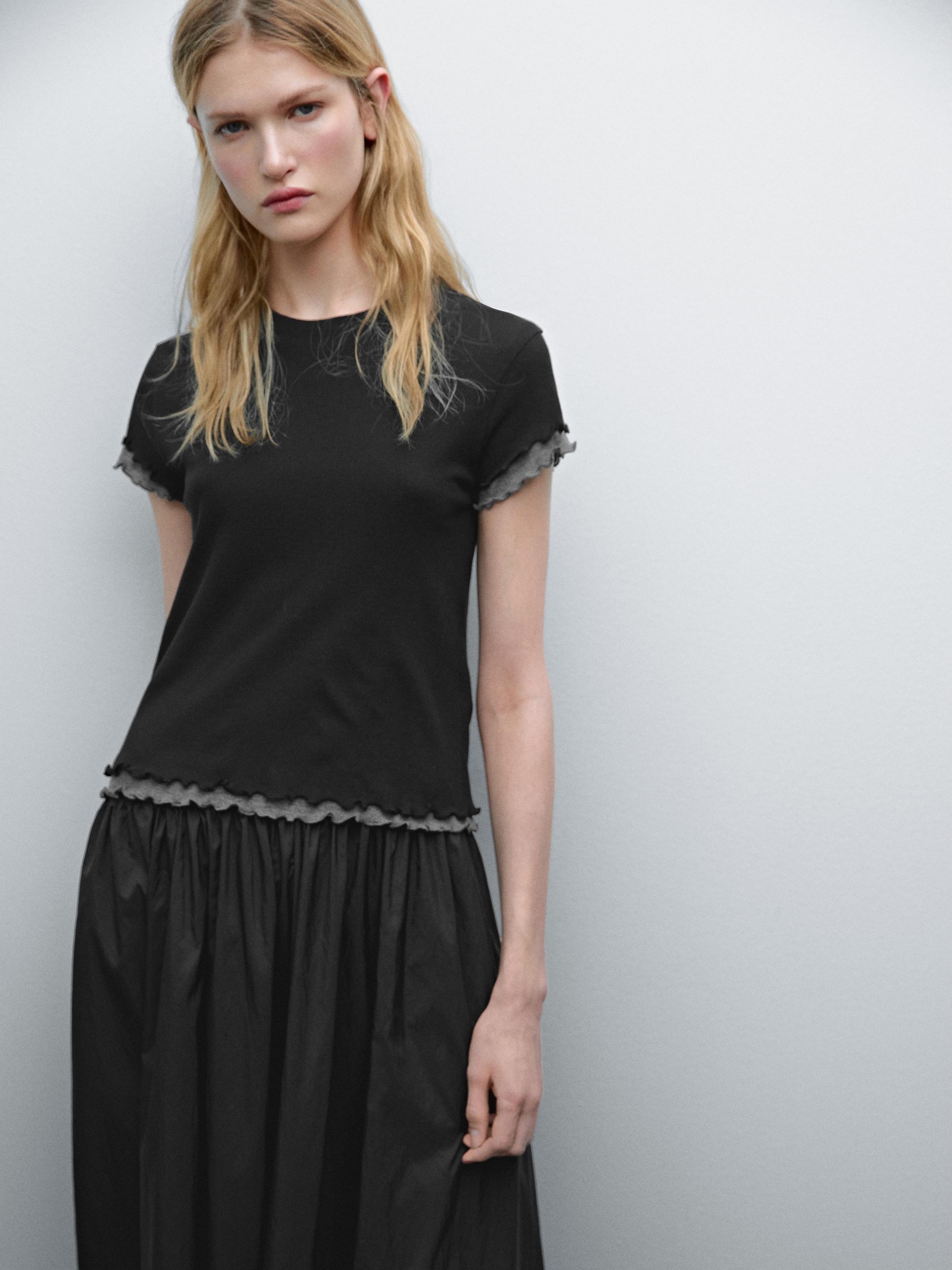 Double-layer T-shirt with wavy ribbed detail