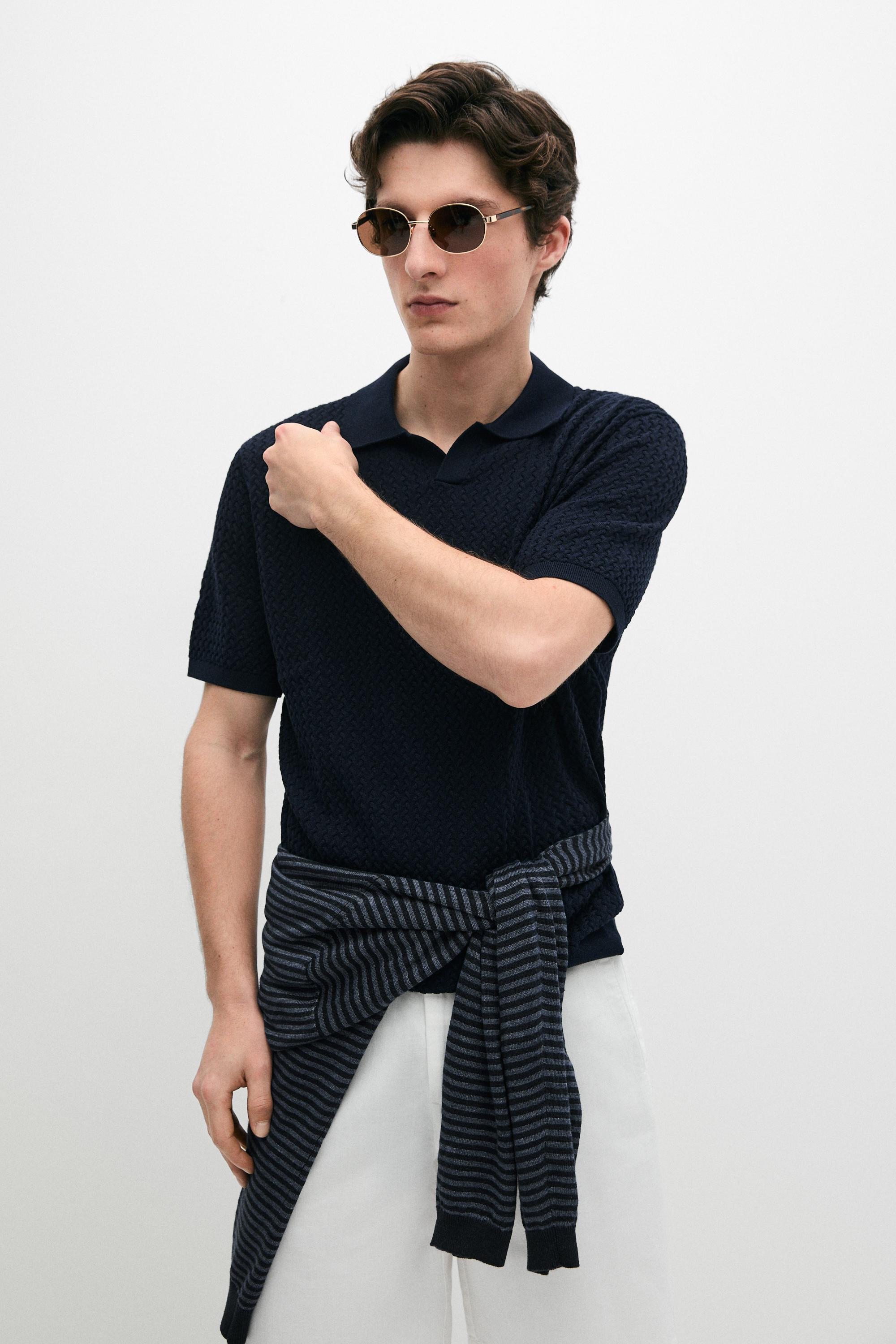 Cable-knit V-neck polo shirt — NAVY BLUE