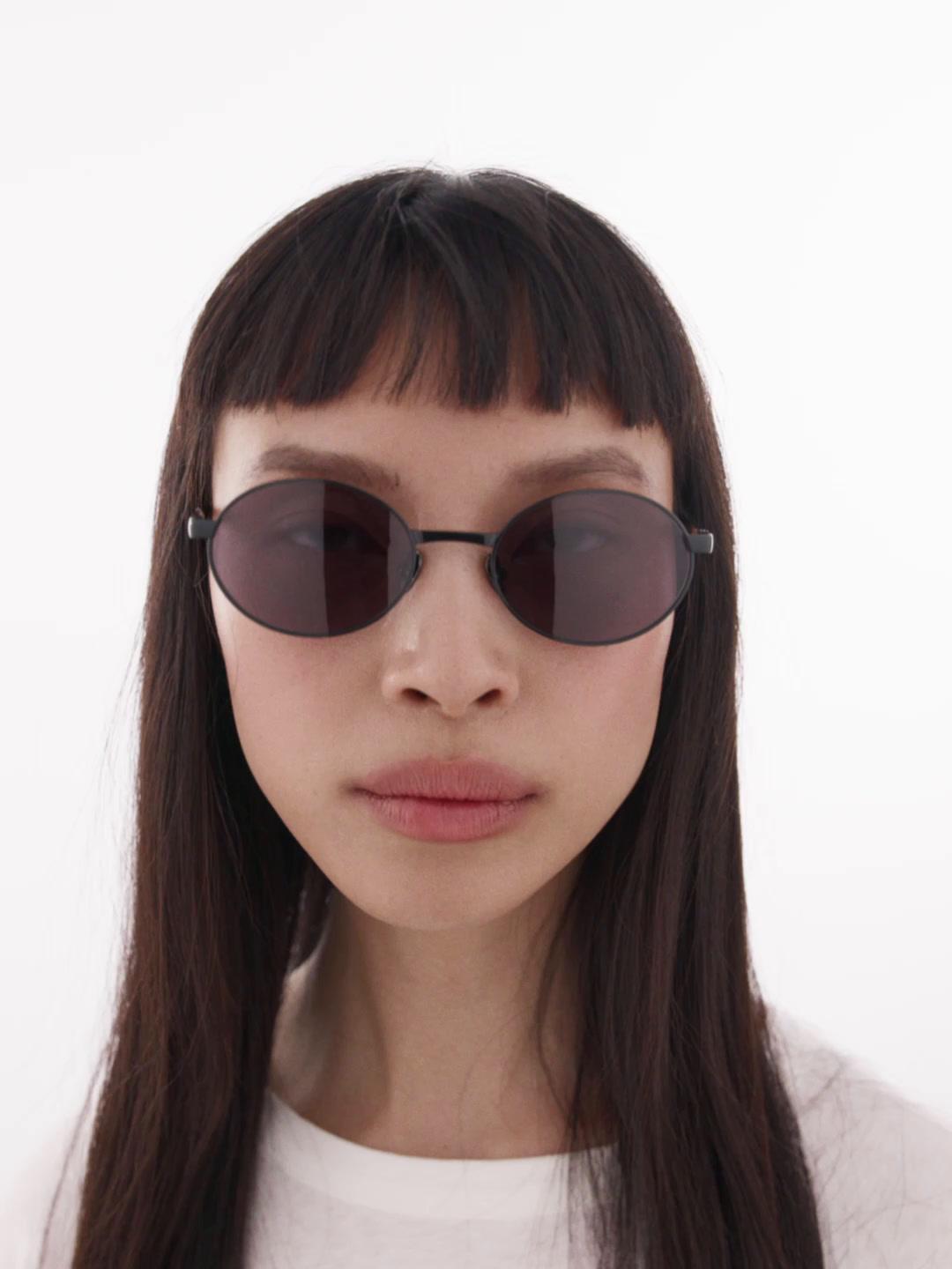 Kulaté sluneční brýle