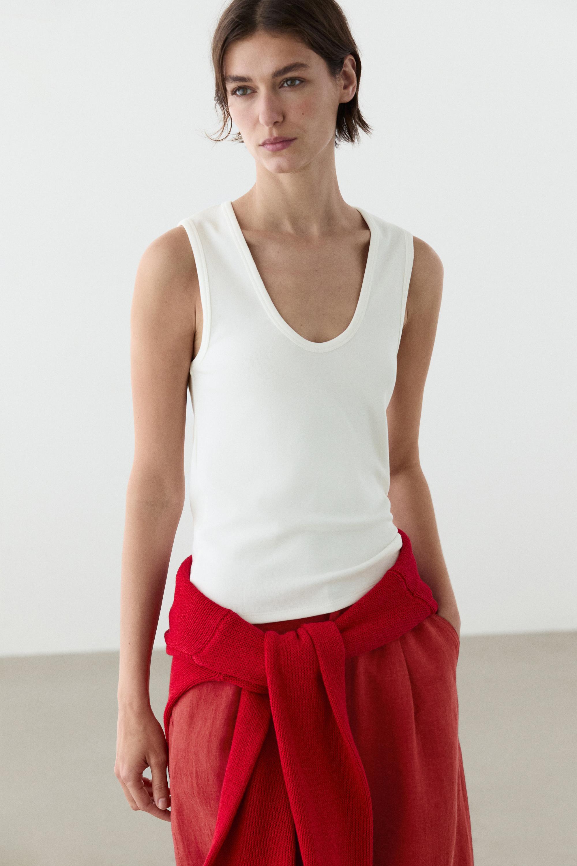 Sleeveless V-neck top