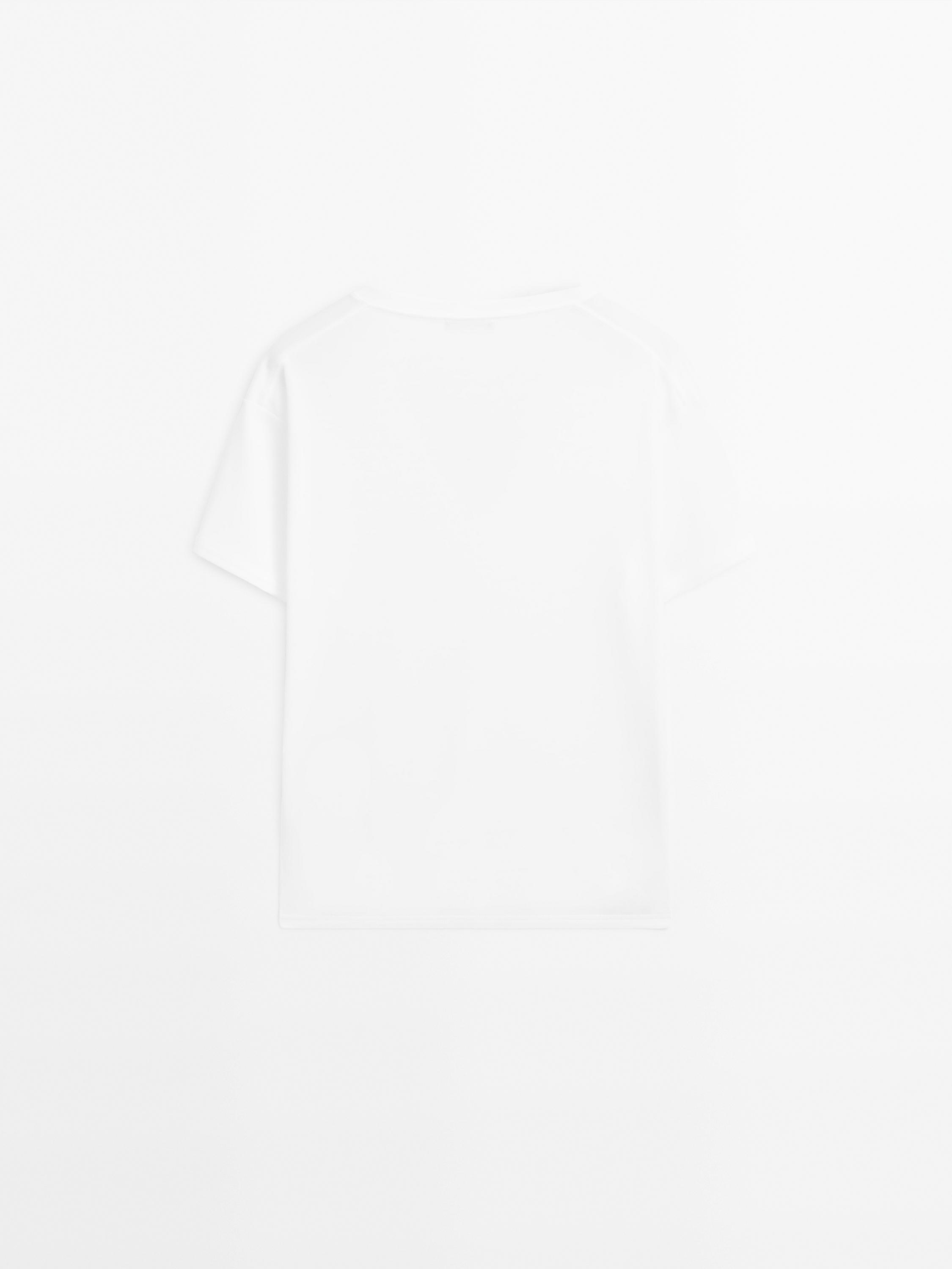 Flowing V-neck T-shirt