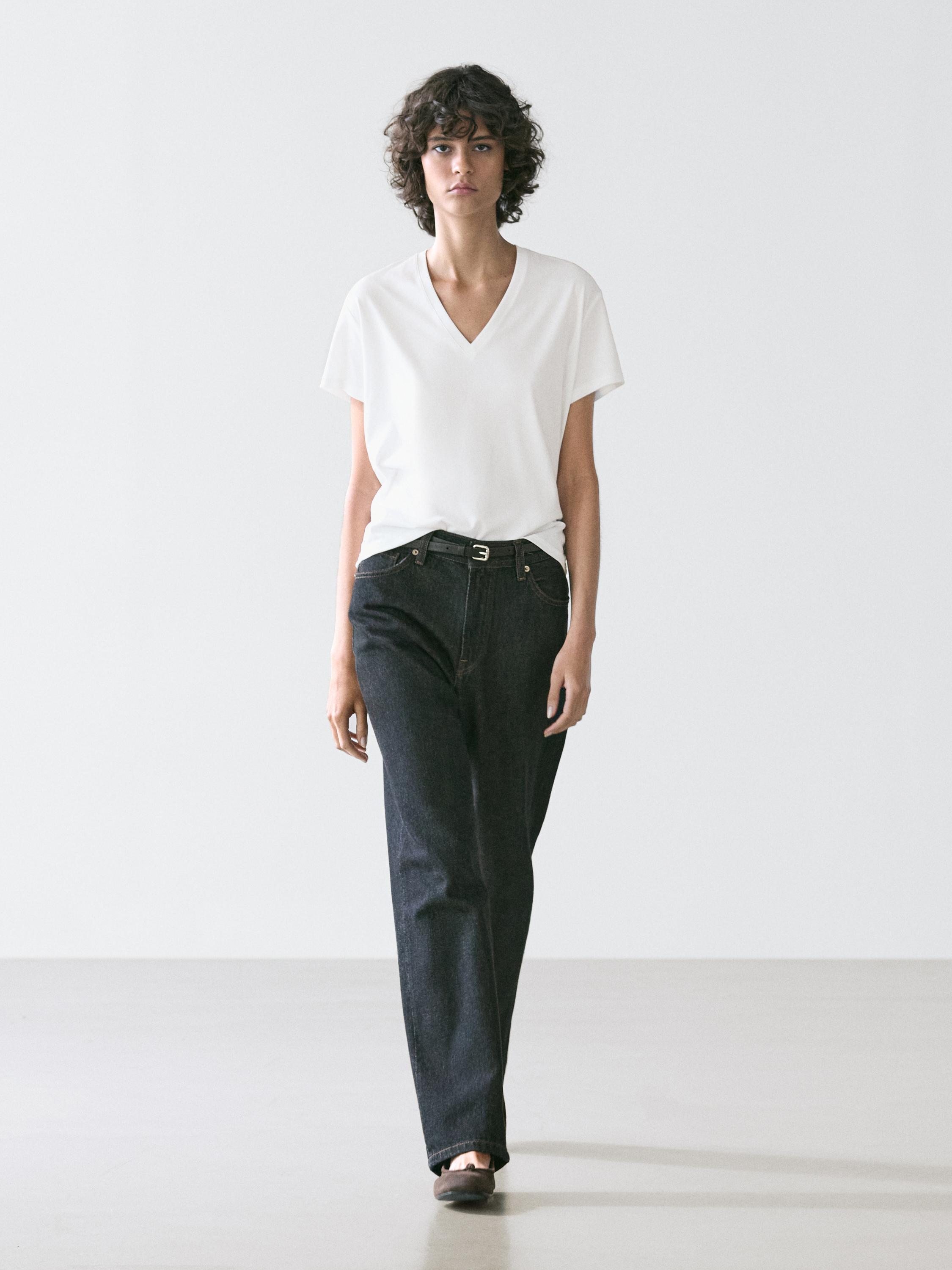 Flowing V-neck T-shirt — WHITE