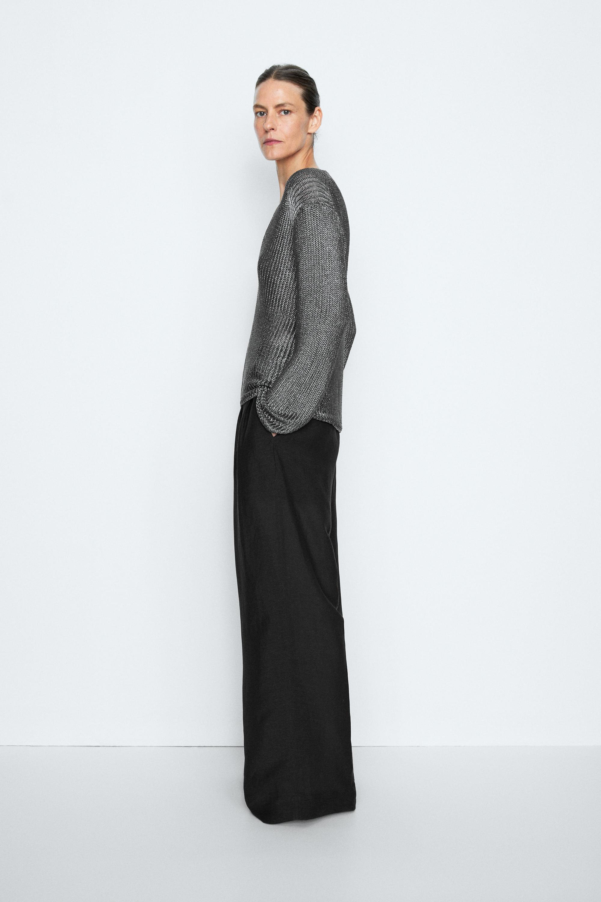 Metallic knit V-neck sweater - STUDIO — Silver