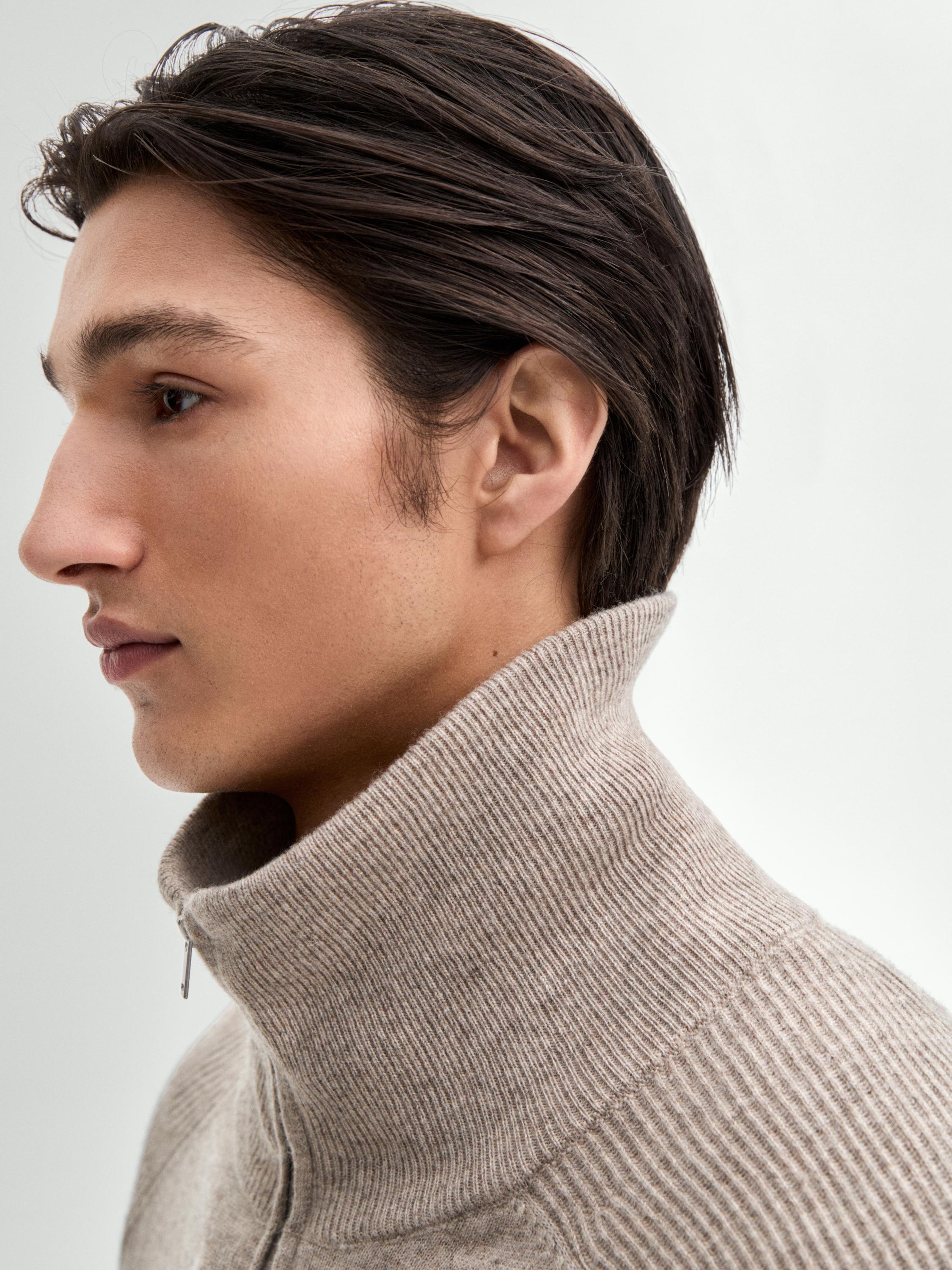 Mock neck knit sweater