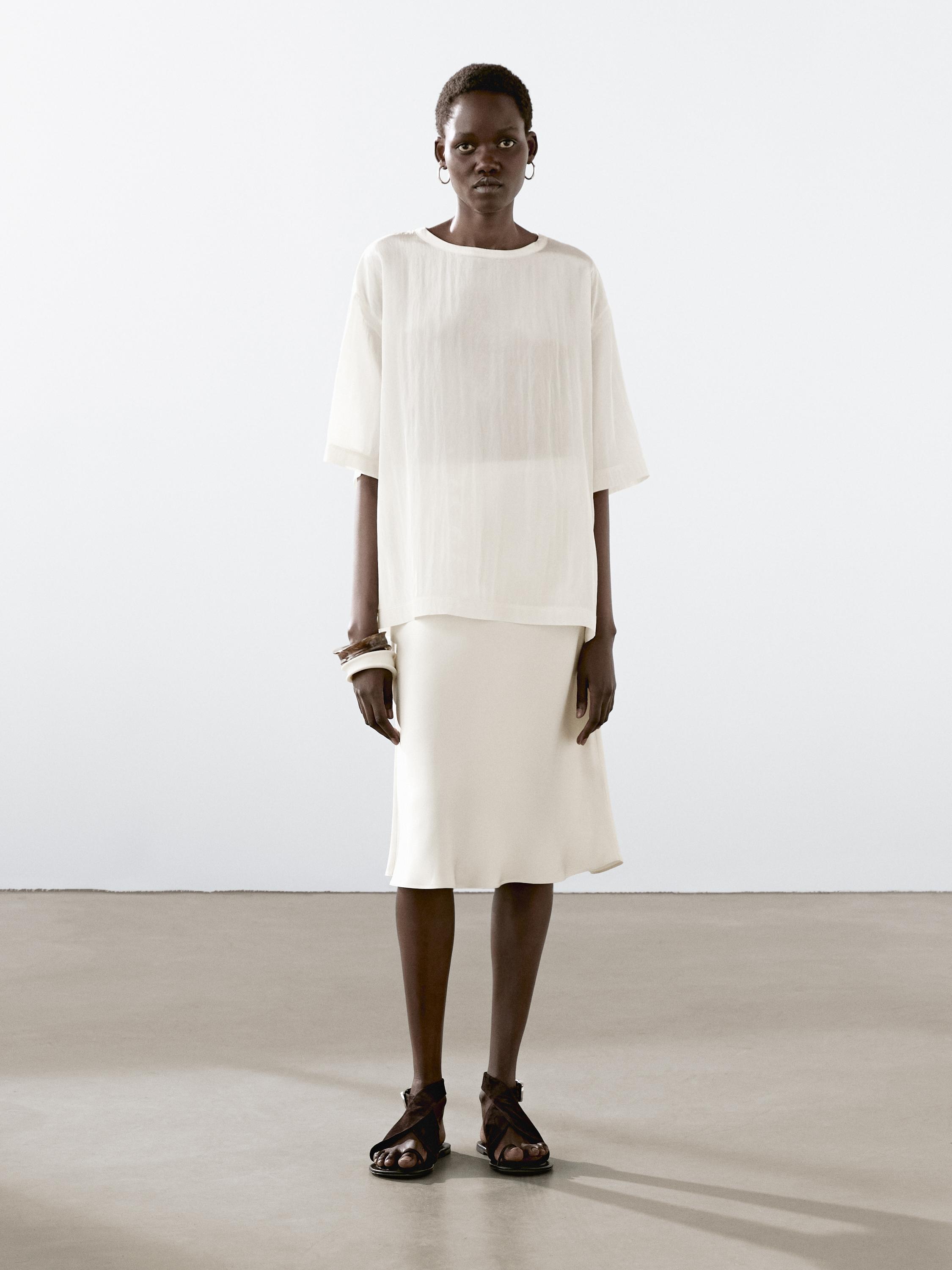 Flowing satin-effect skirt