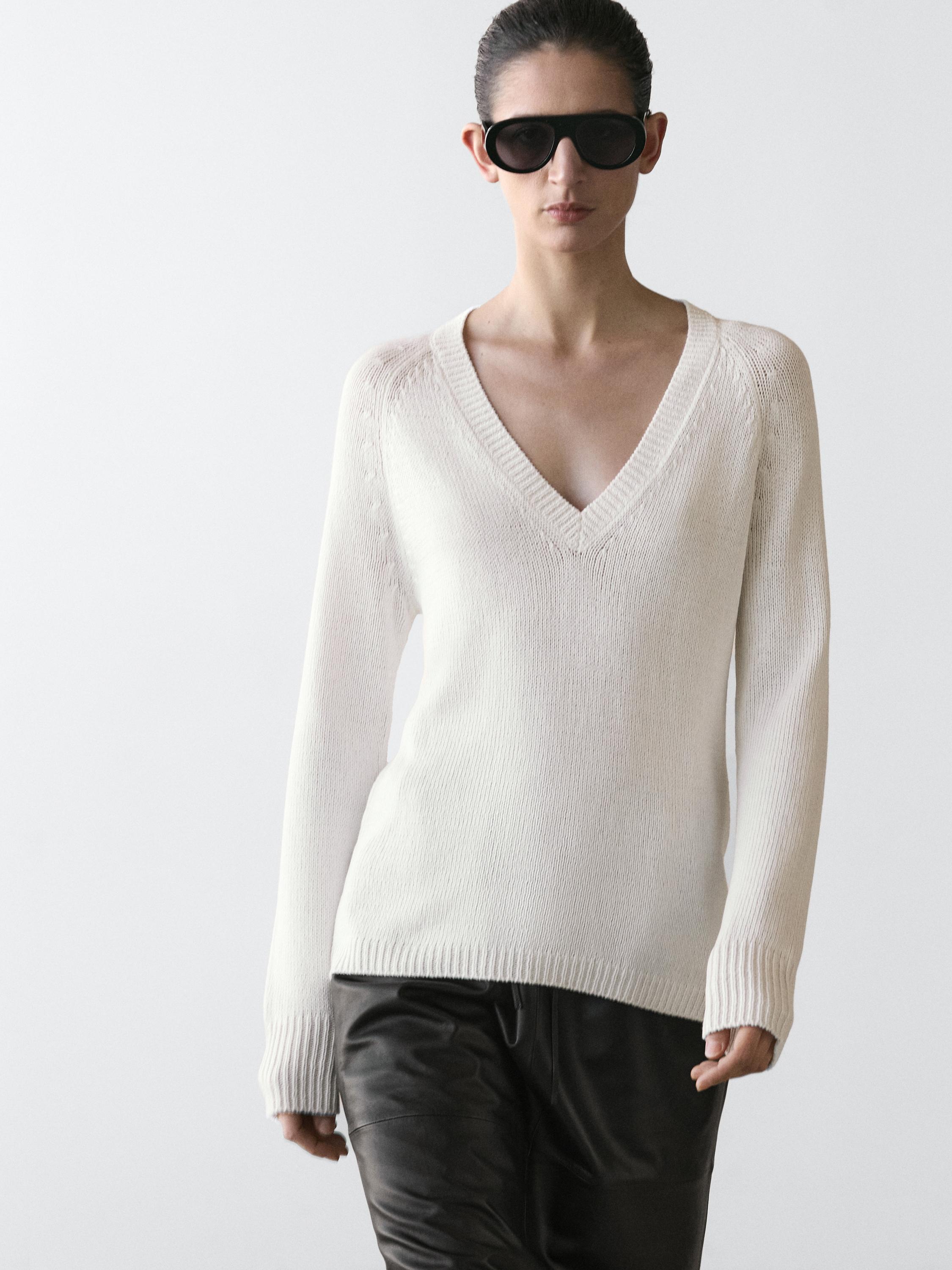 Cotton blend V-neck knit sweater