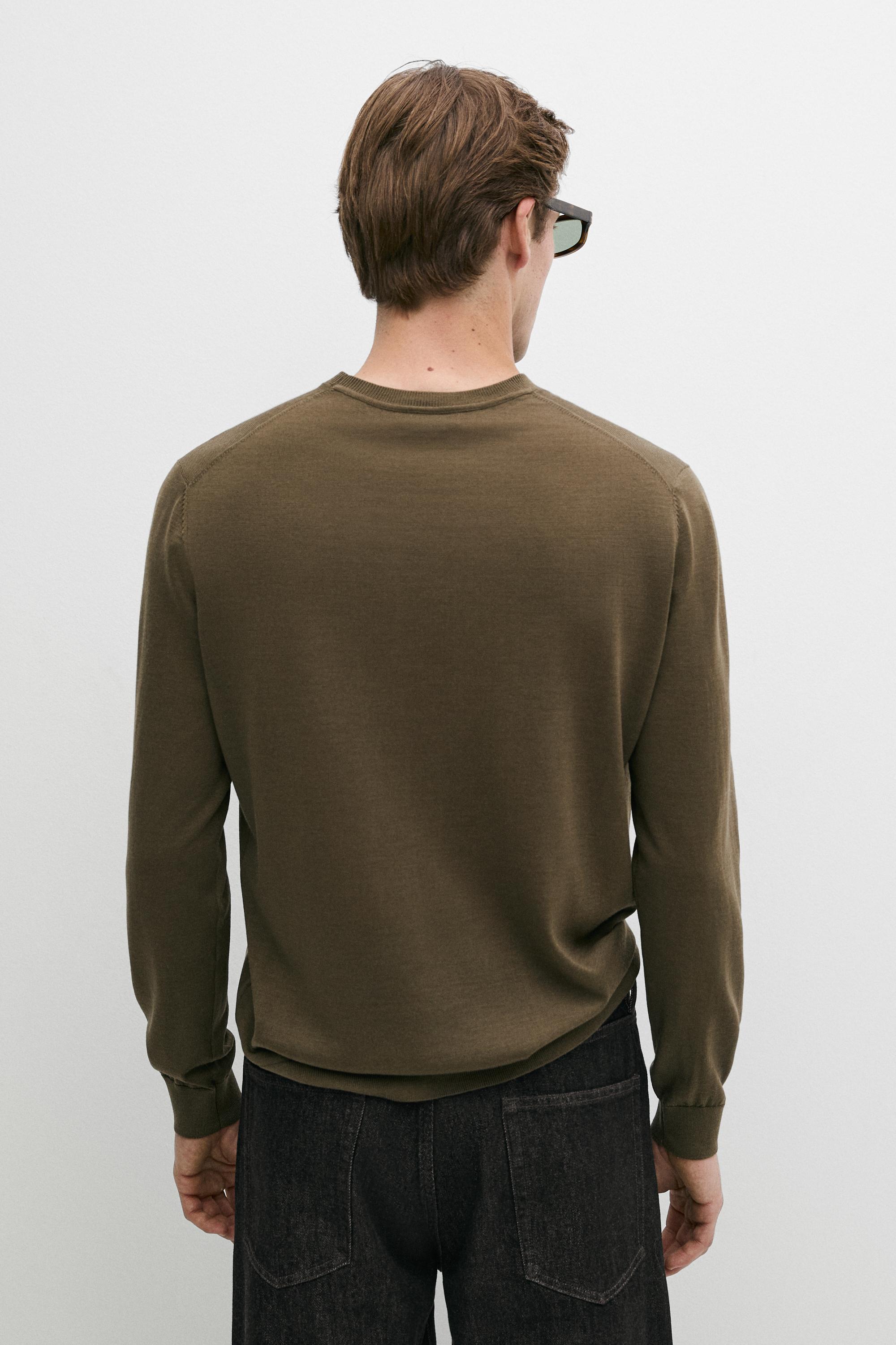 100% merino wool knit round neck sweater — OIL