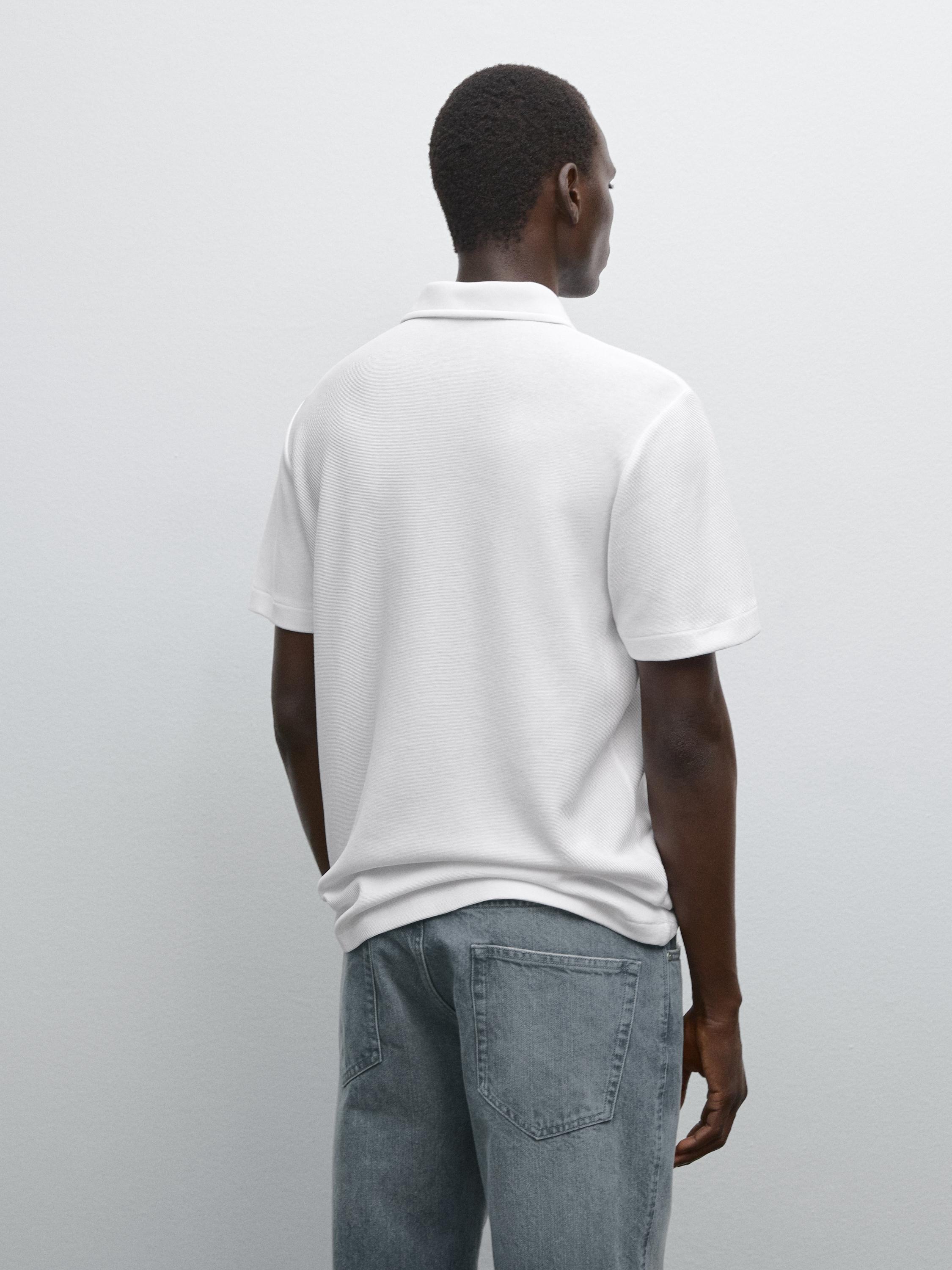 Textured short sleeve polo shirt