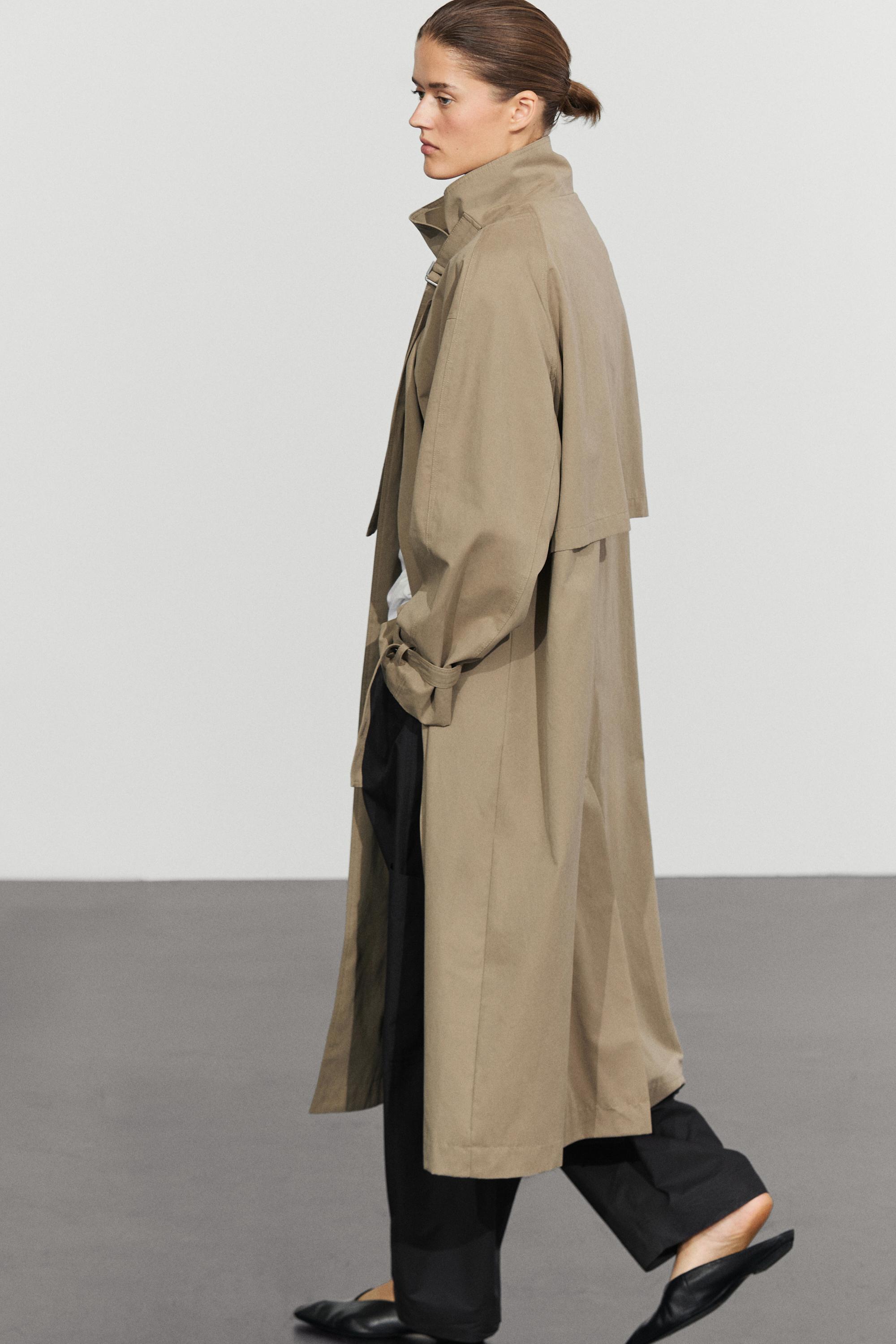 Long trench coat with buckle detail — Beige