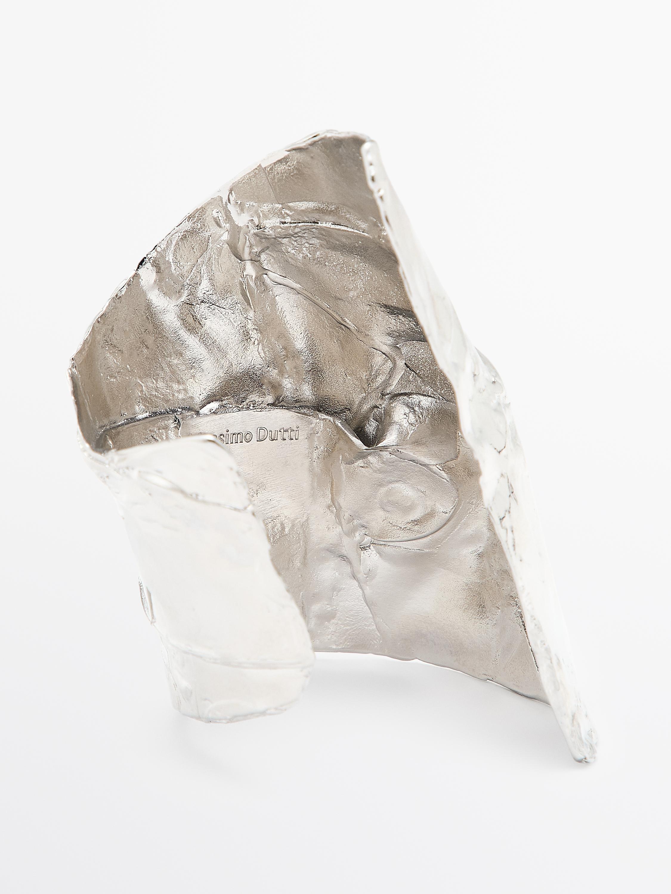 Irregular-shaped cuff