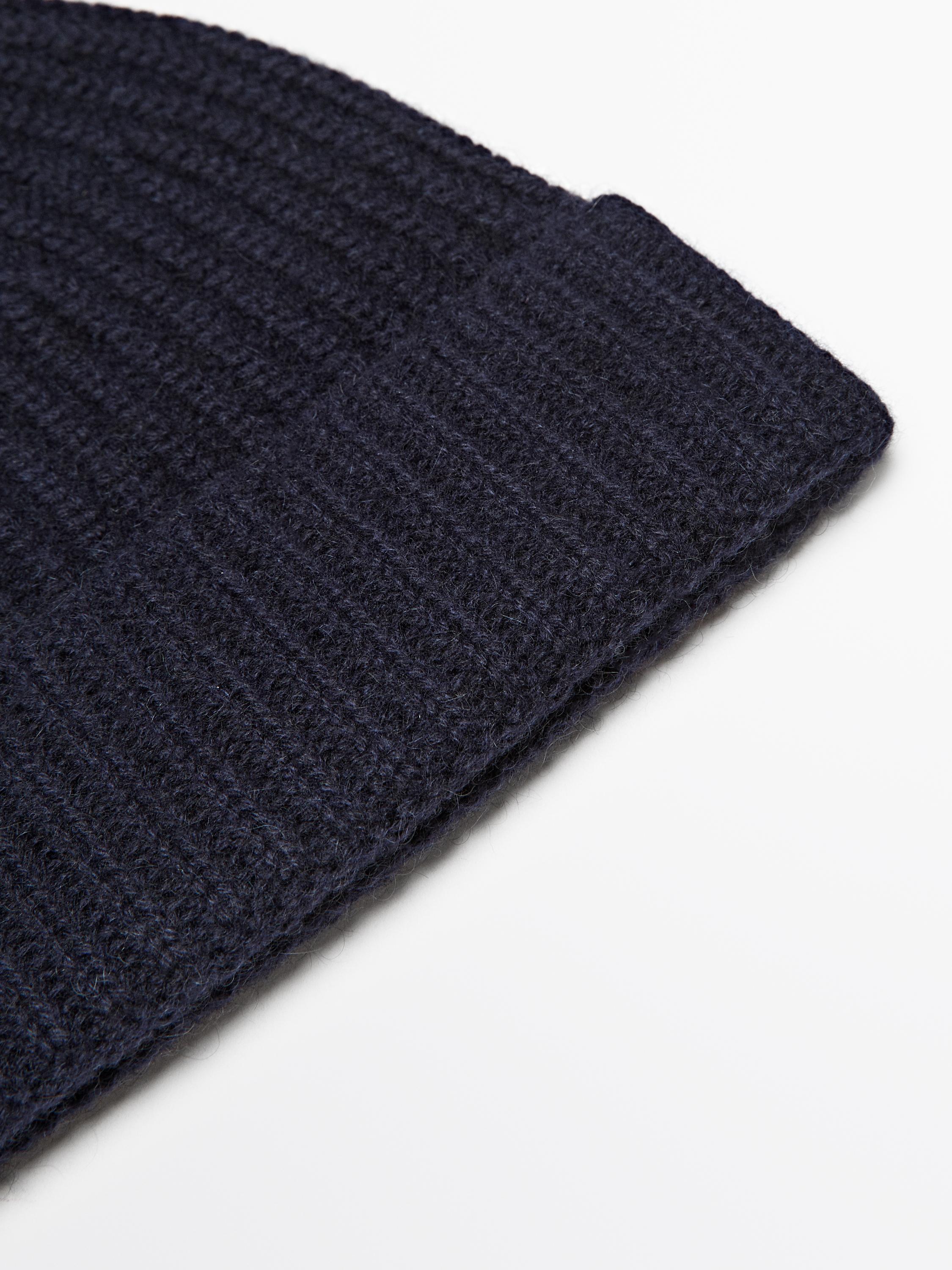 Ribbed 100% cashmere beanie