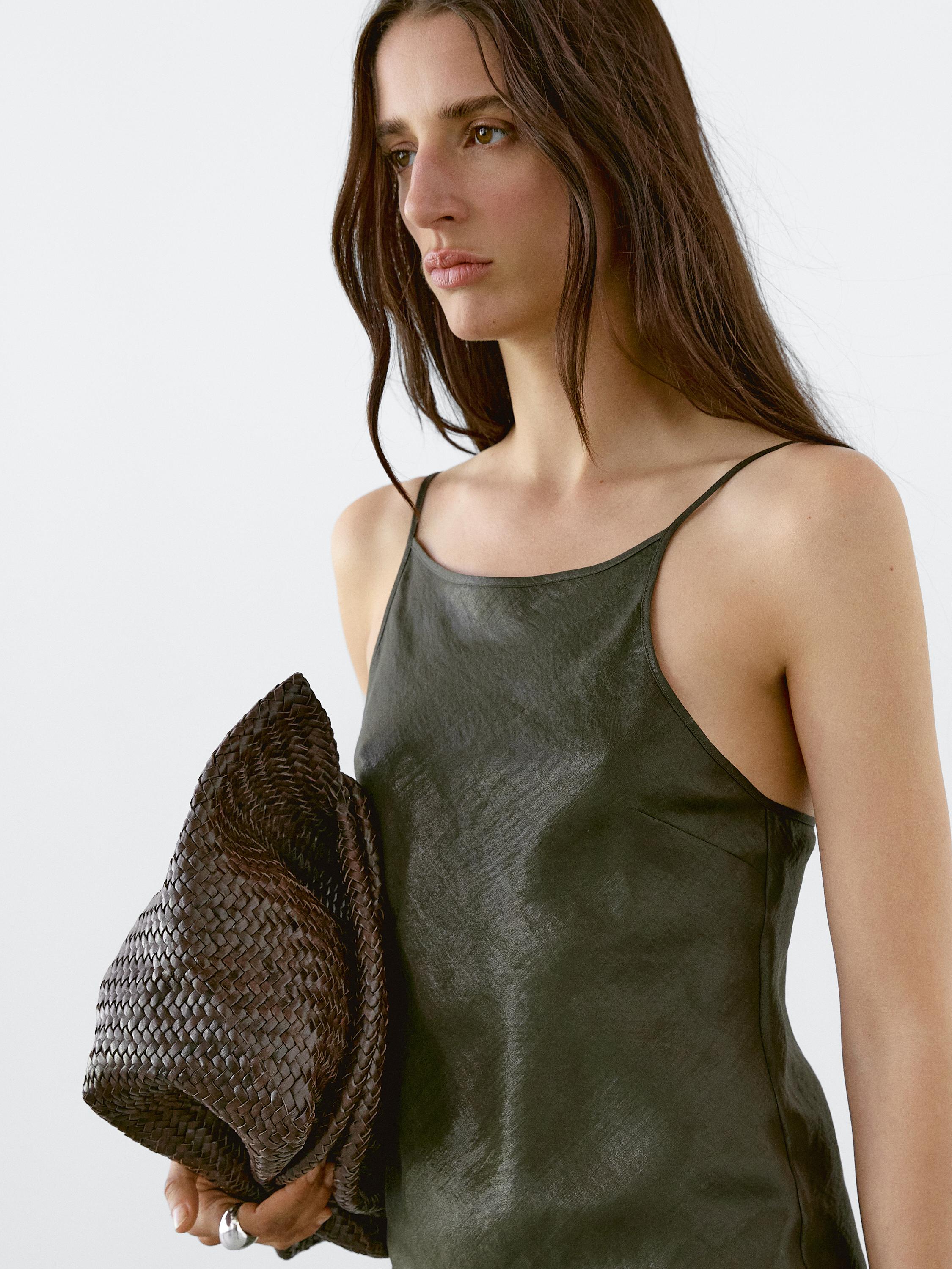 Robe encolure américaine satinée