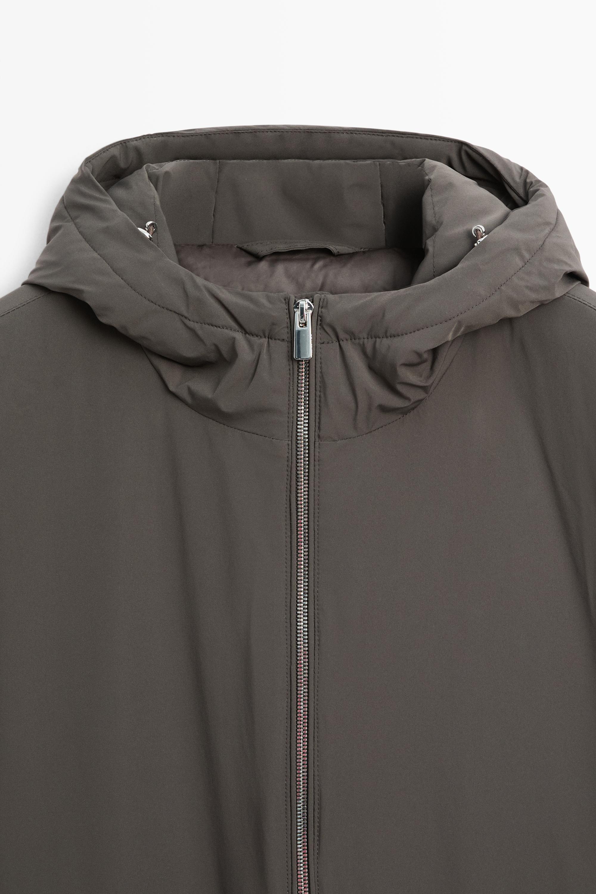 Lightweight hooded down jacket