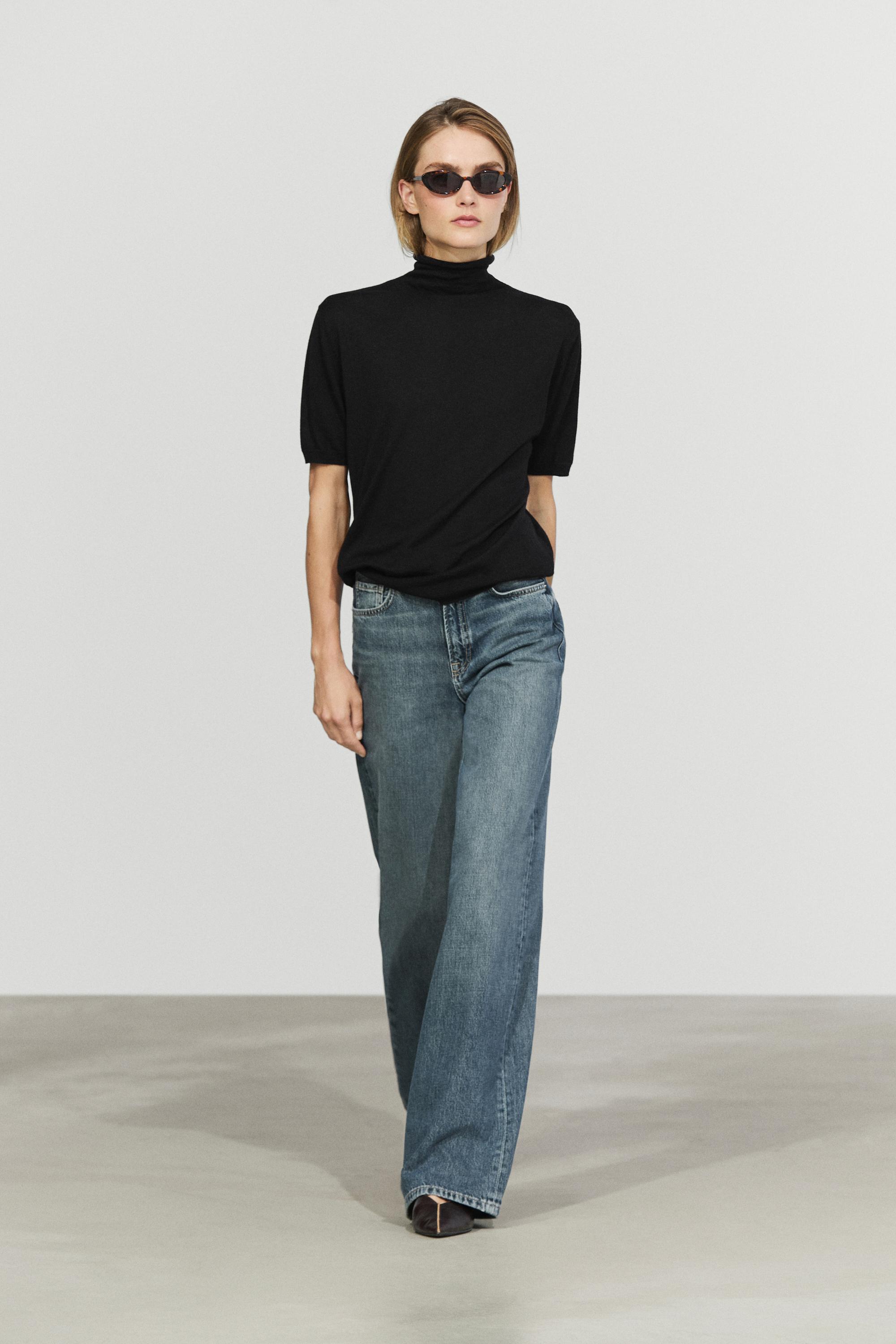 Short sleeve turtleneck knit sweater