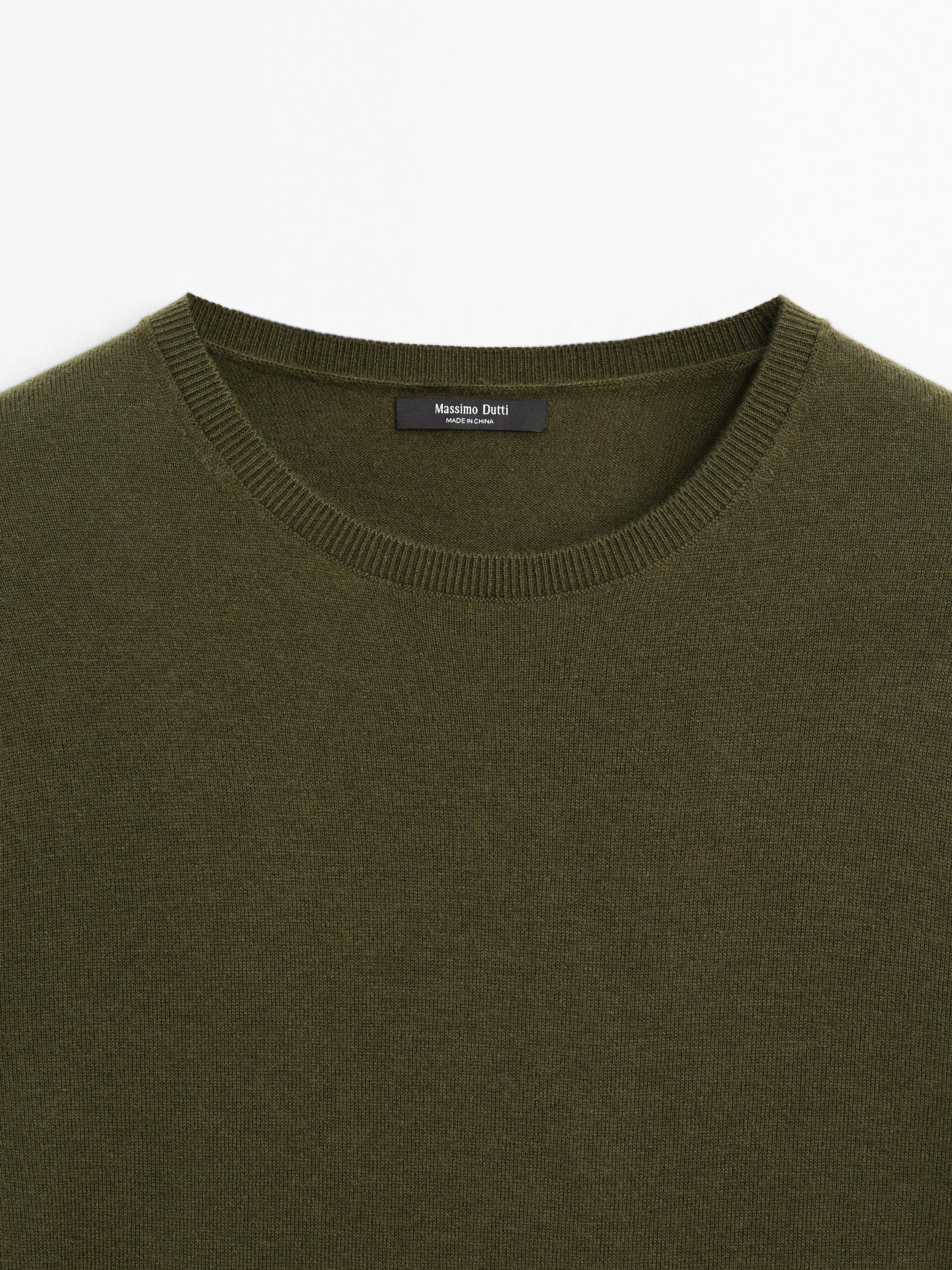Wool blend knit sweater with crew neck